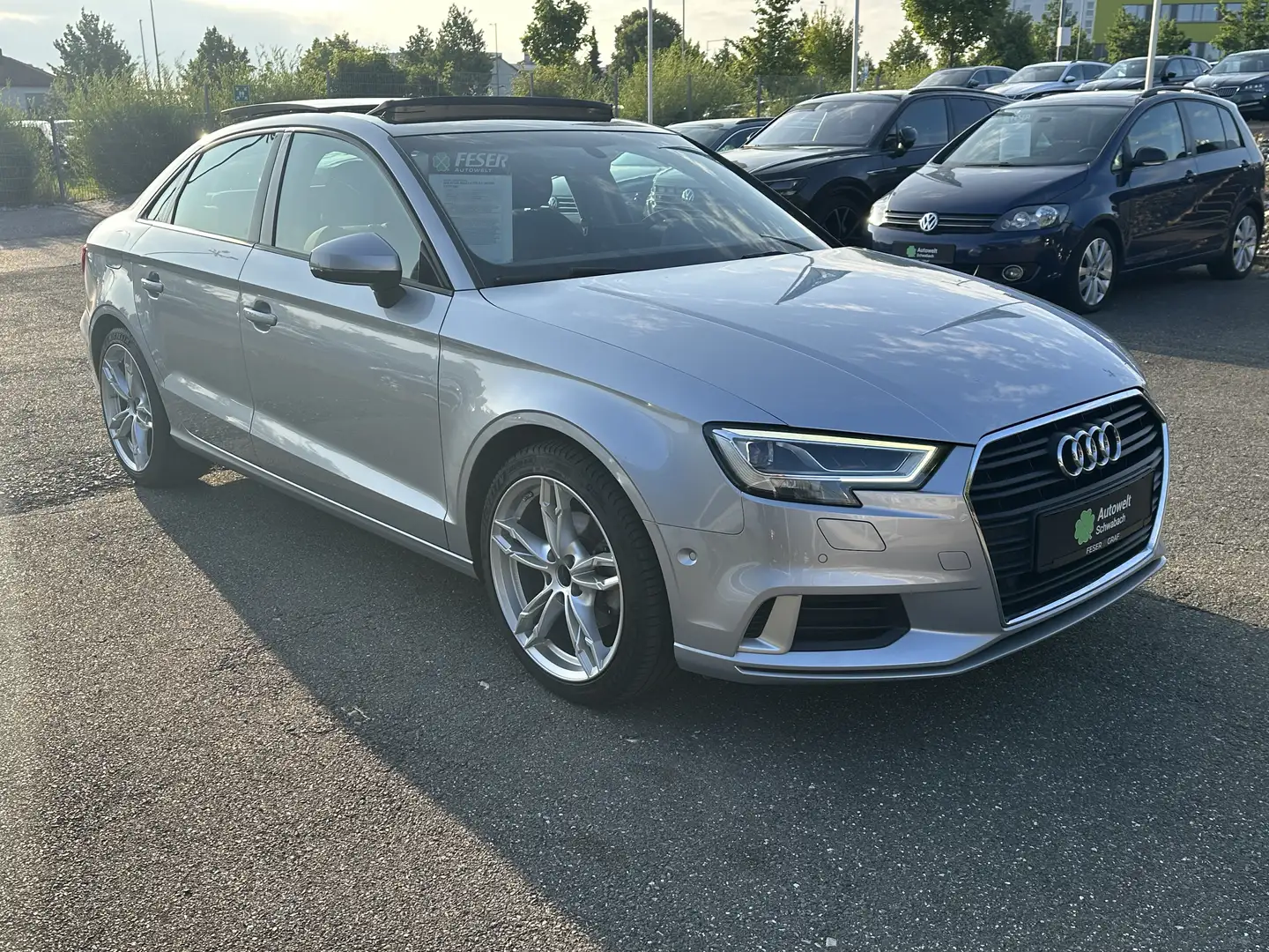 Audi A3 Lim. Sport 1.4 TFSI S tr. MATRIX NAVI PANO Argent - 2