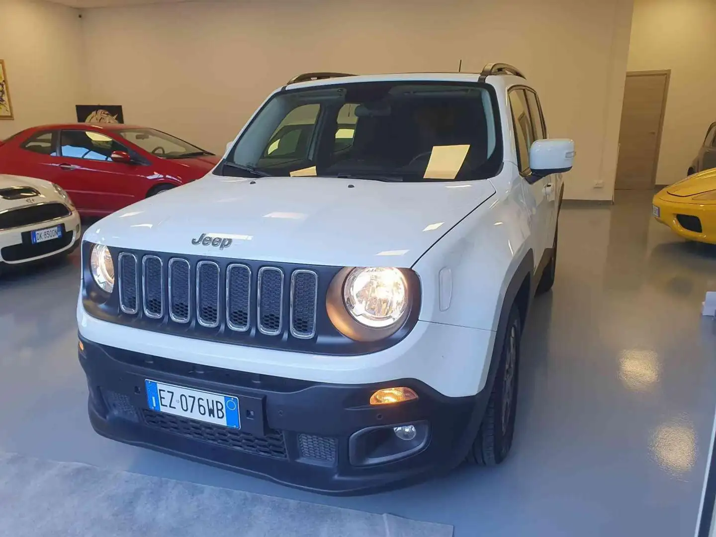 Jeep Renegade 1.6 Mjt 120 CV Longitude Blanc - 1