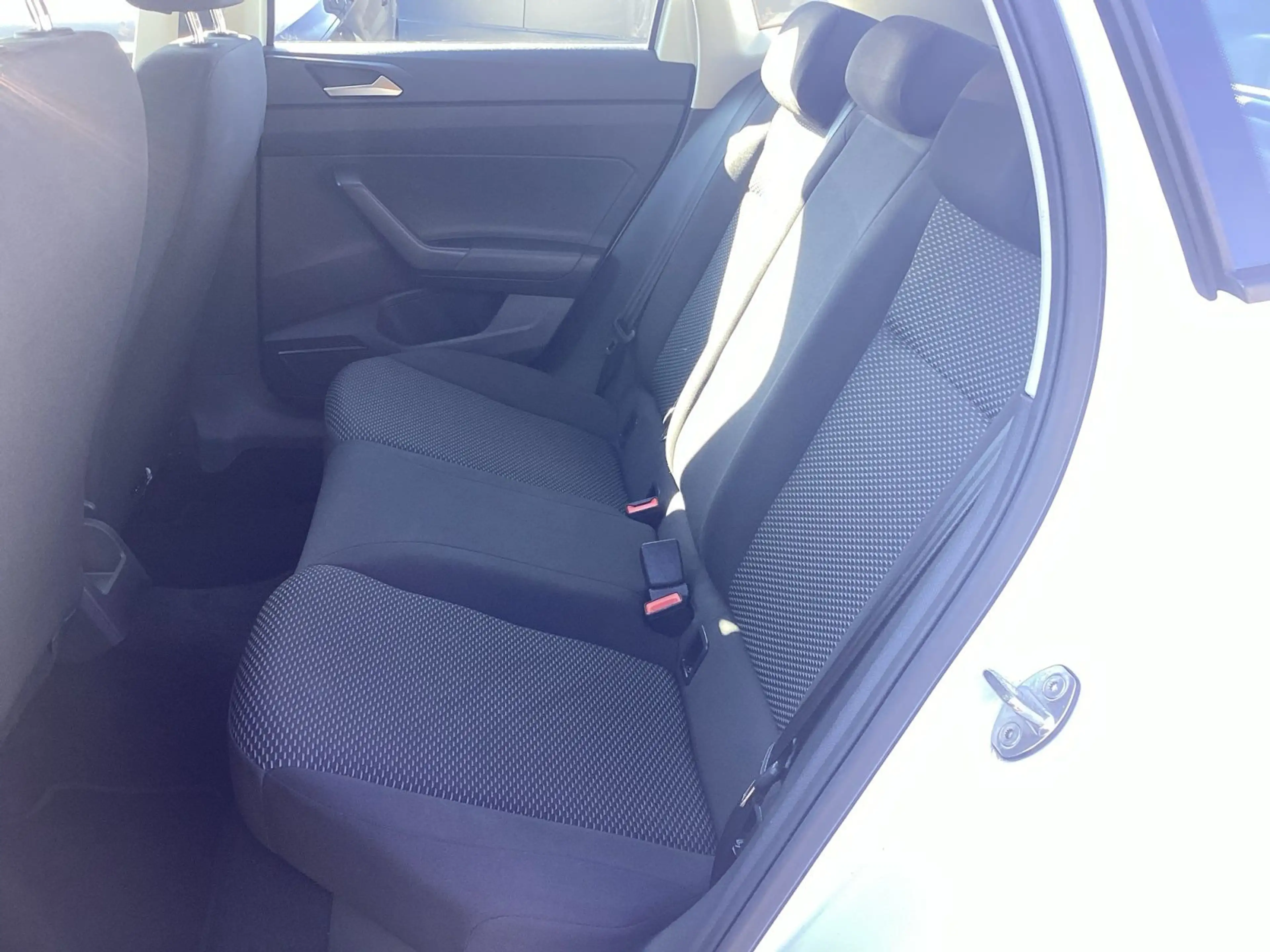 Volkswagen Polo 1.0 AHK Klima Sitzheizung — photo 14