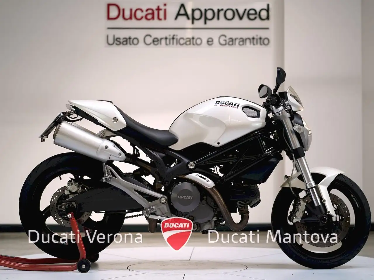 Ducati Monster 696