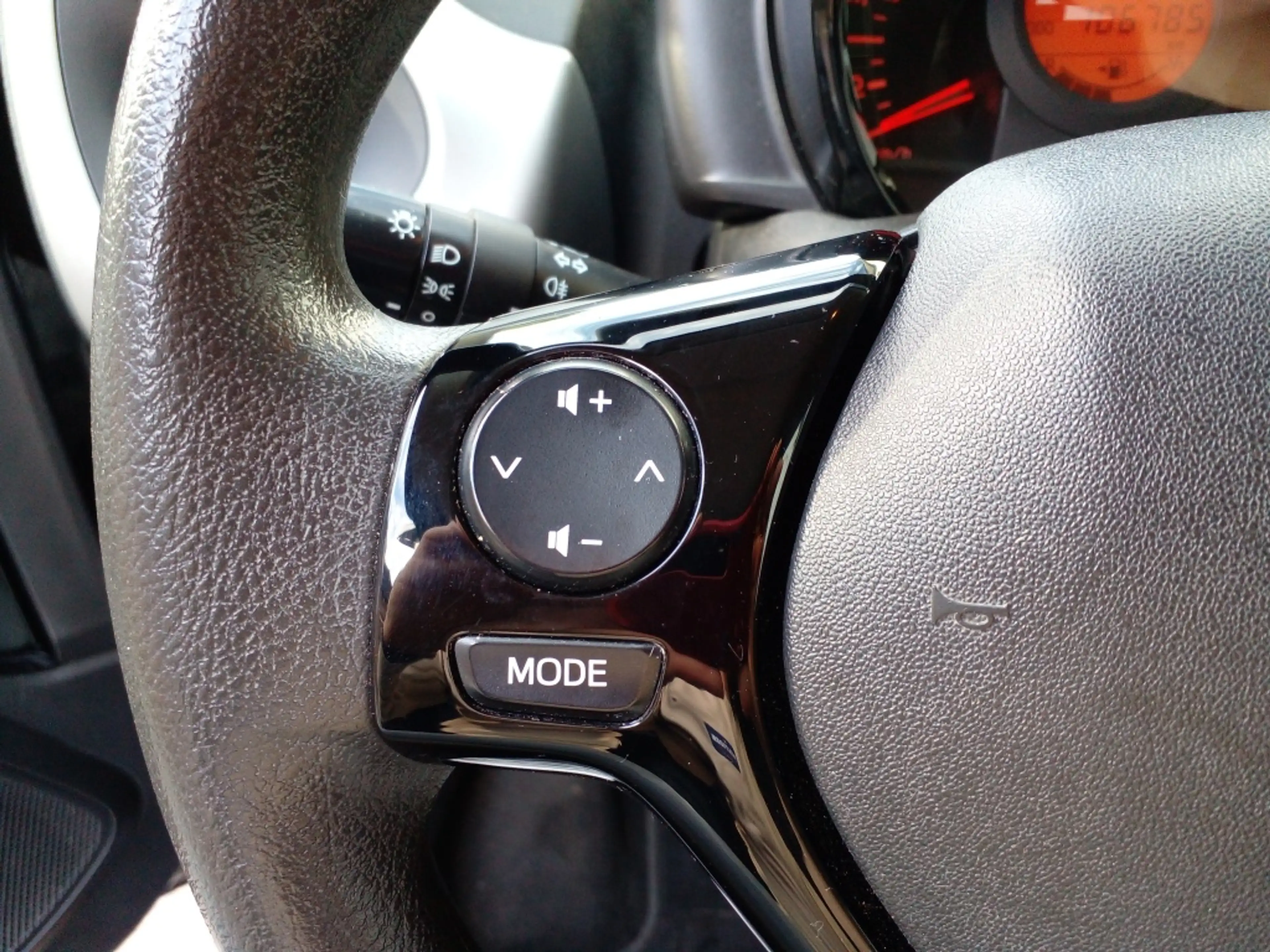 Peugeot 108 1.0 e-VTi 68pk 5D Active — photo 19
