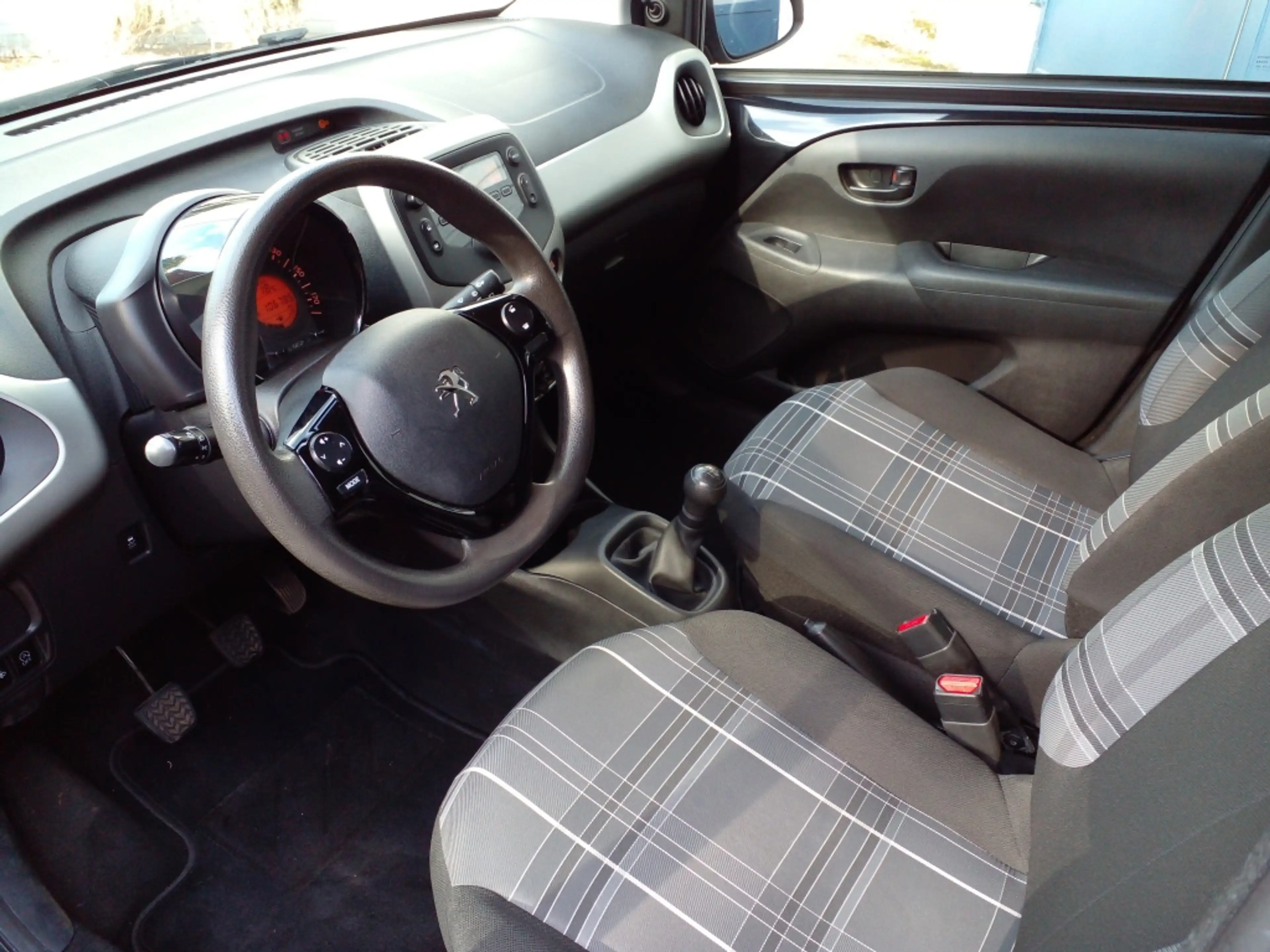Peugeot 108 1.0 e-VTi 68pk 5D Active — photo 12