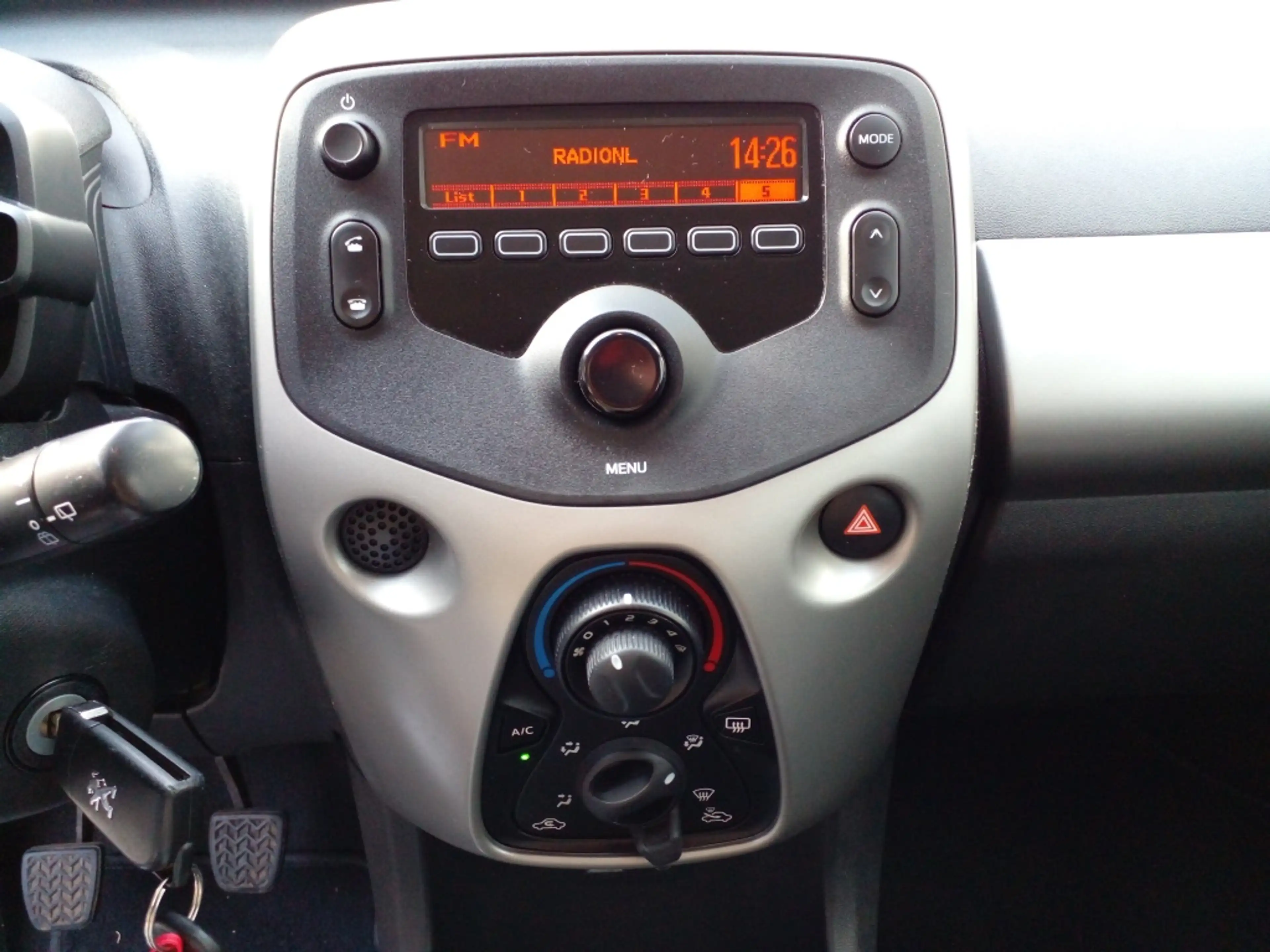 Peugeot 108 1.0 e-VTi 68pk 5D Active — photo 23