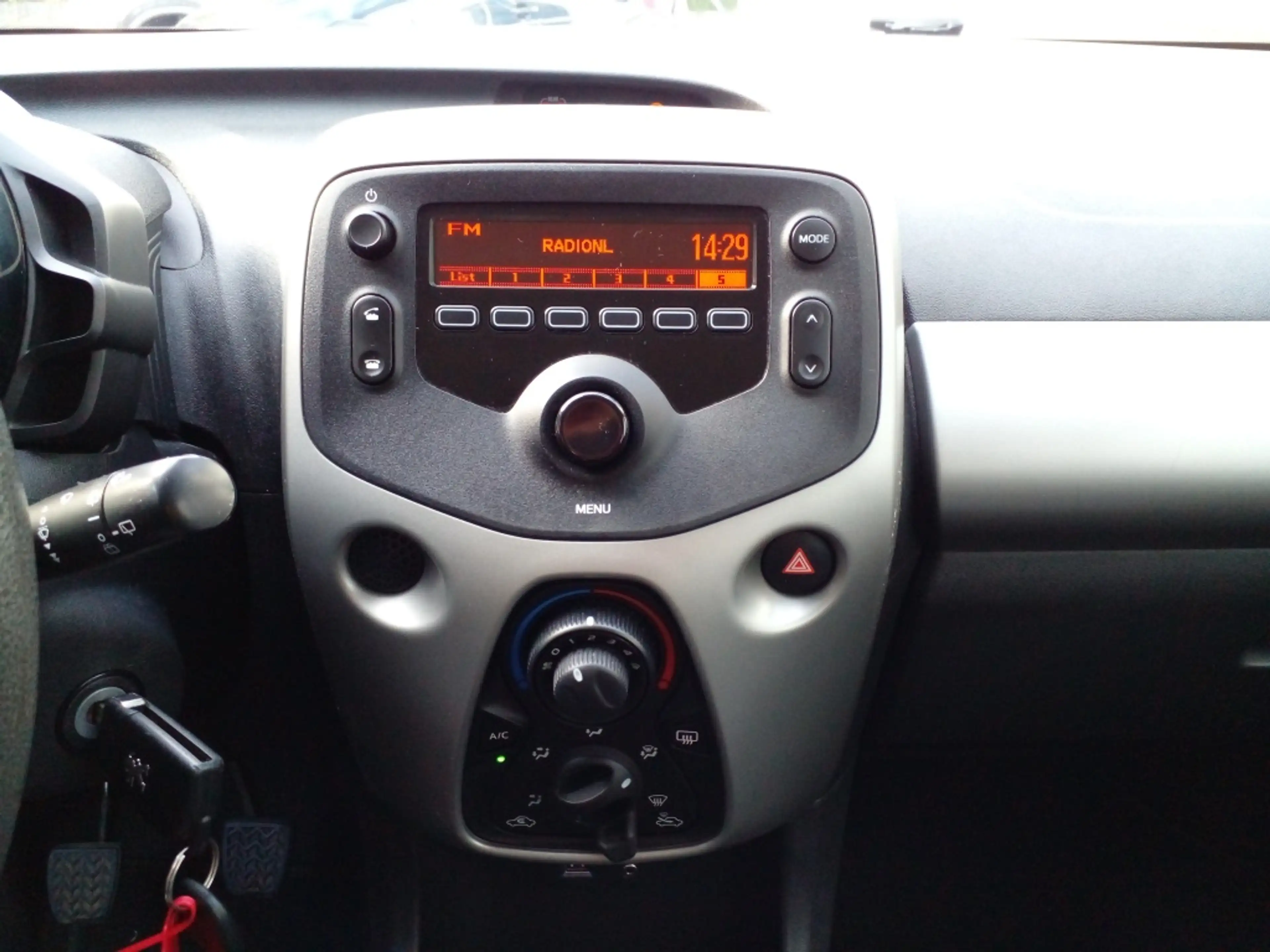 Peugeot 108 1.0 e-VTi 68pk 5D Active — photo 25