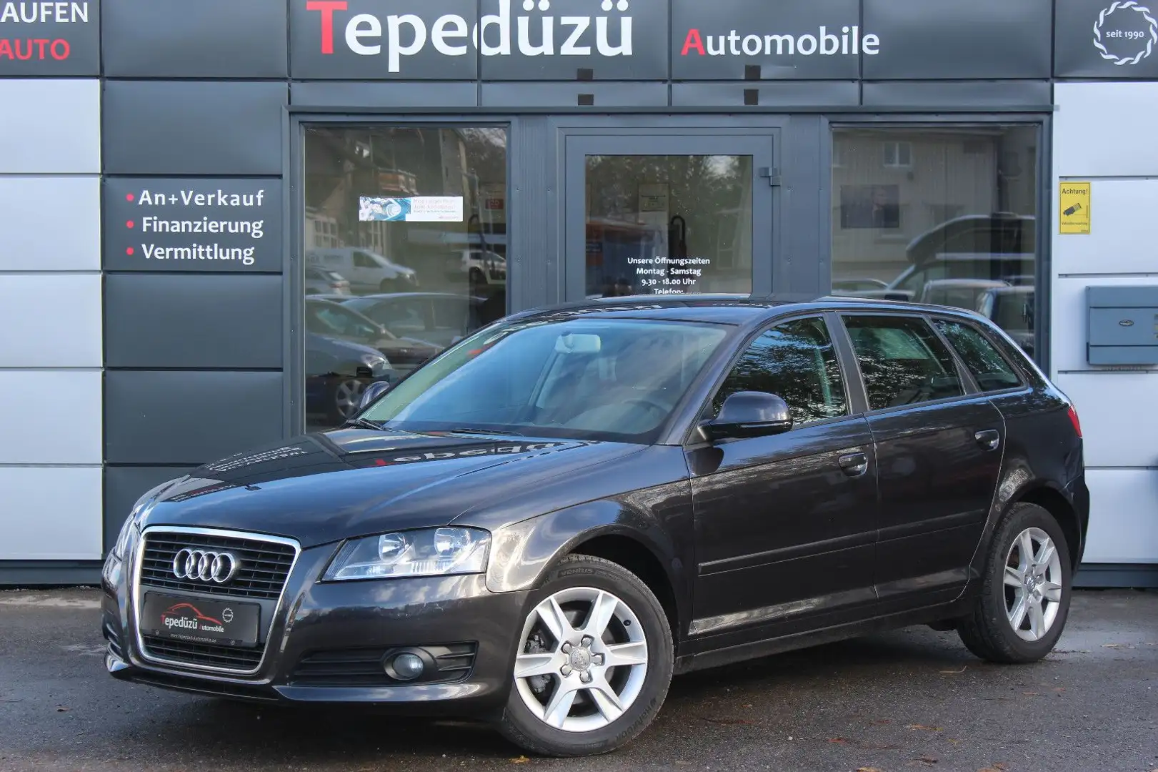 Audi A3 Sportback 1.4 TFSI Attraction*AHK*PDC*KLIMA Šedá - 1