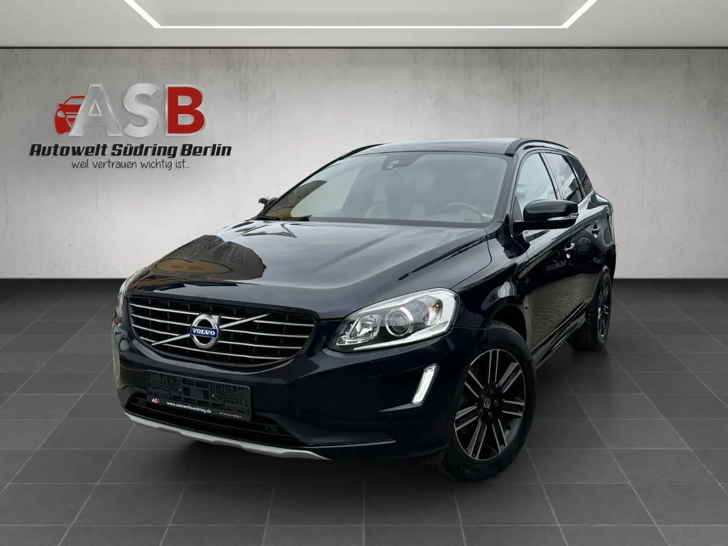 Volvo XC60 XC60 Momentum 2WD Leder*Xenon*Navi* Blau - 1