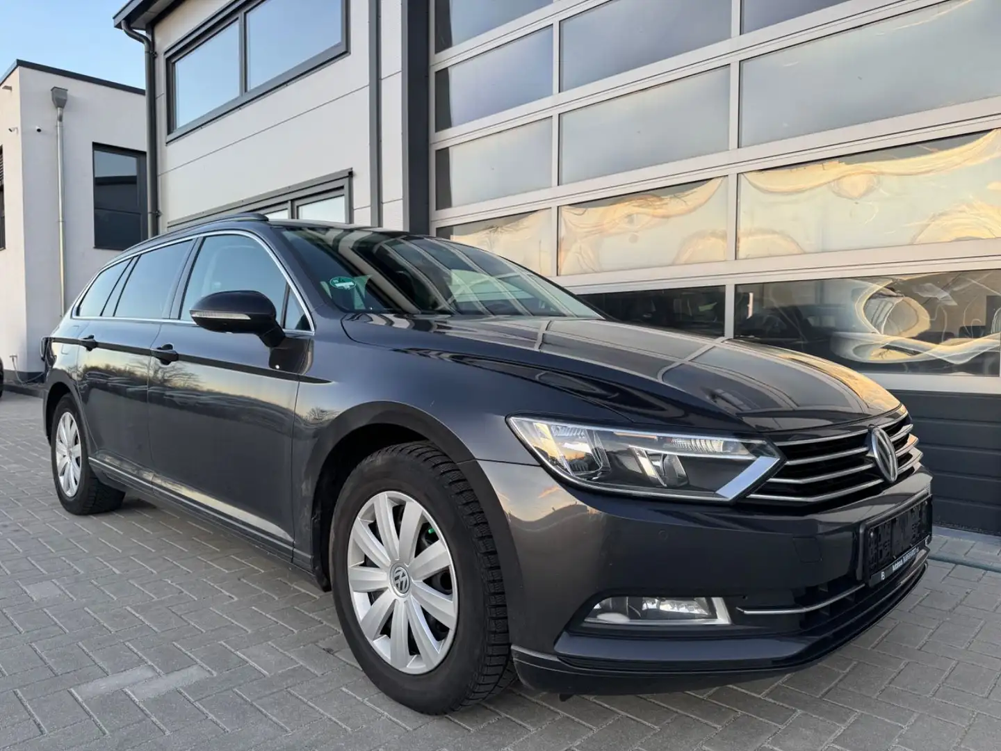 Volkswagen Passat Variant 2.0TDI DSG Comfortline NAVI ACC Grau - 1