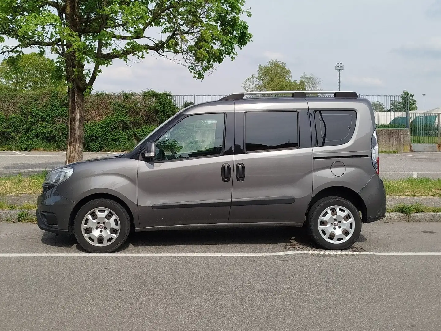 Fiat Doblo 1.6 mjt 16v 120cv Szürke - 2