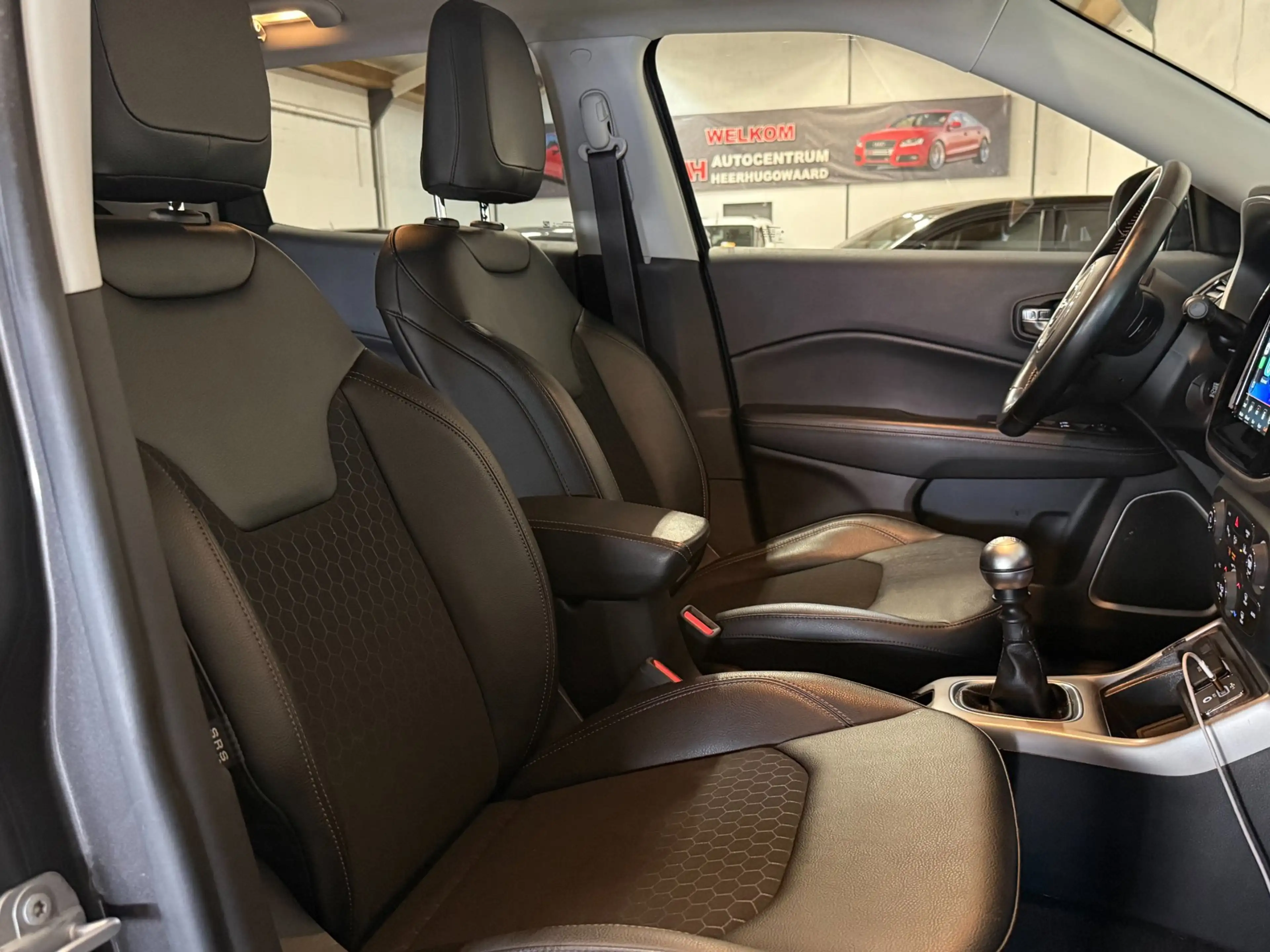 Jeep Compass 1.3T Limited Navi|Carplay|Camera|Leder|Dealer Onde — photo 12