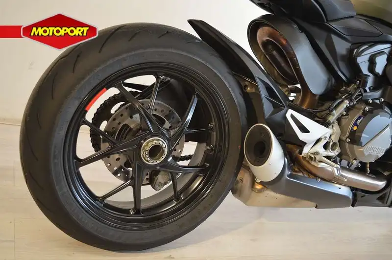 Ducati Streetfighter - foto 8