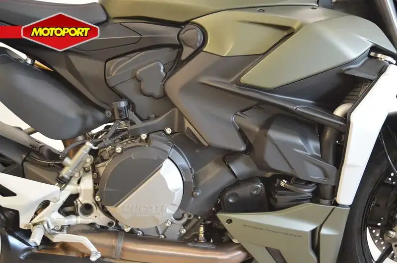 Ducati Streetfighter - foto 7