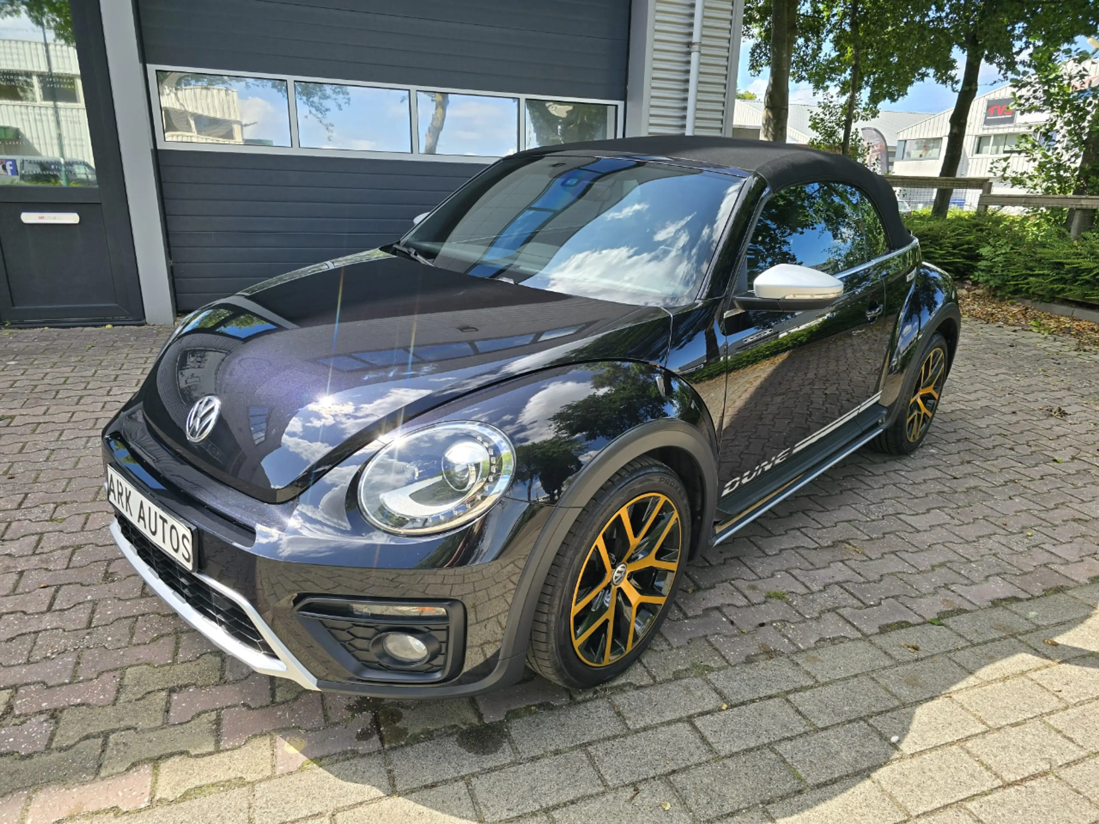 Volkswagen Beetle Cabrio 1.4 TSI Dune LEDER NIEUWSTAAT — photo 2