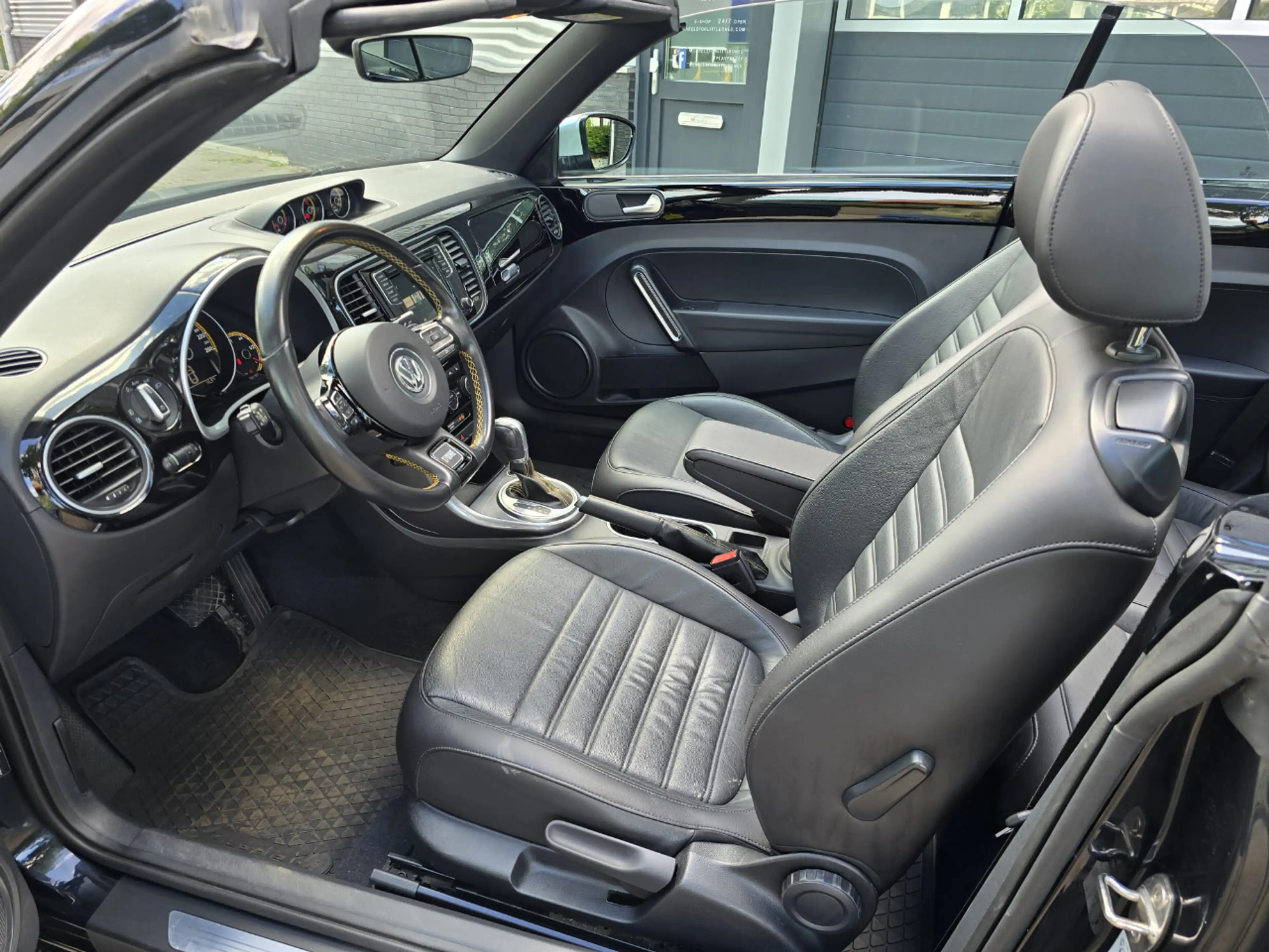 Volkswagen Beetle Cabrio 1.4 TSI Dune LEDER NIEUWSTAAT — photo 3