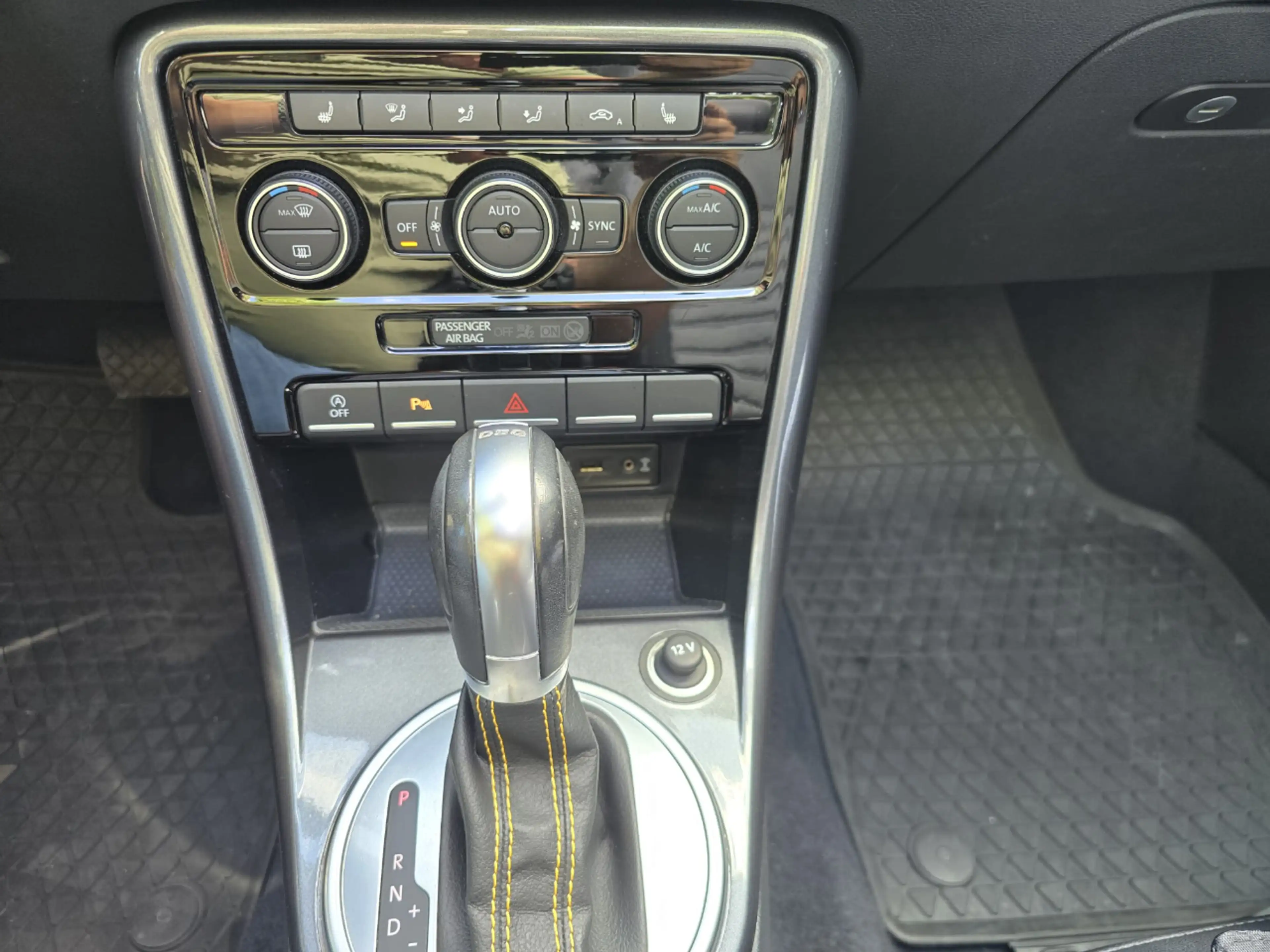 Volkswagen Beetle Cabrio 1.4 TSI Dune LEDER NIEUWSTAAT — photo 15