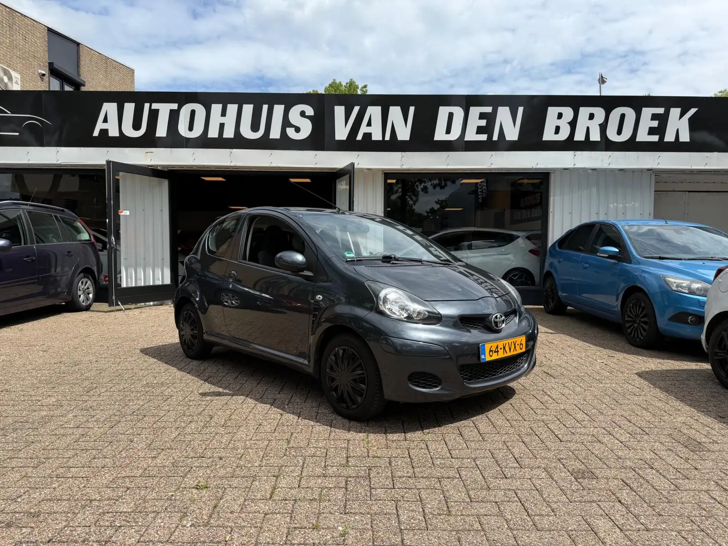 Toyota Aygo 1.0-12V|Nap|Automaat|Navi|Elek Pakket|Nw Apk| Gris - 1