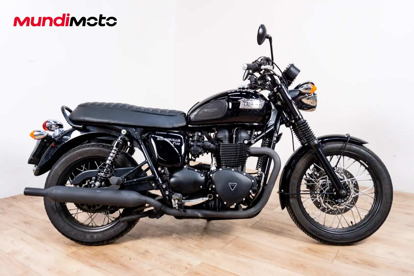 Triumph Bonneville T100 - 1