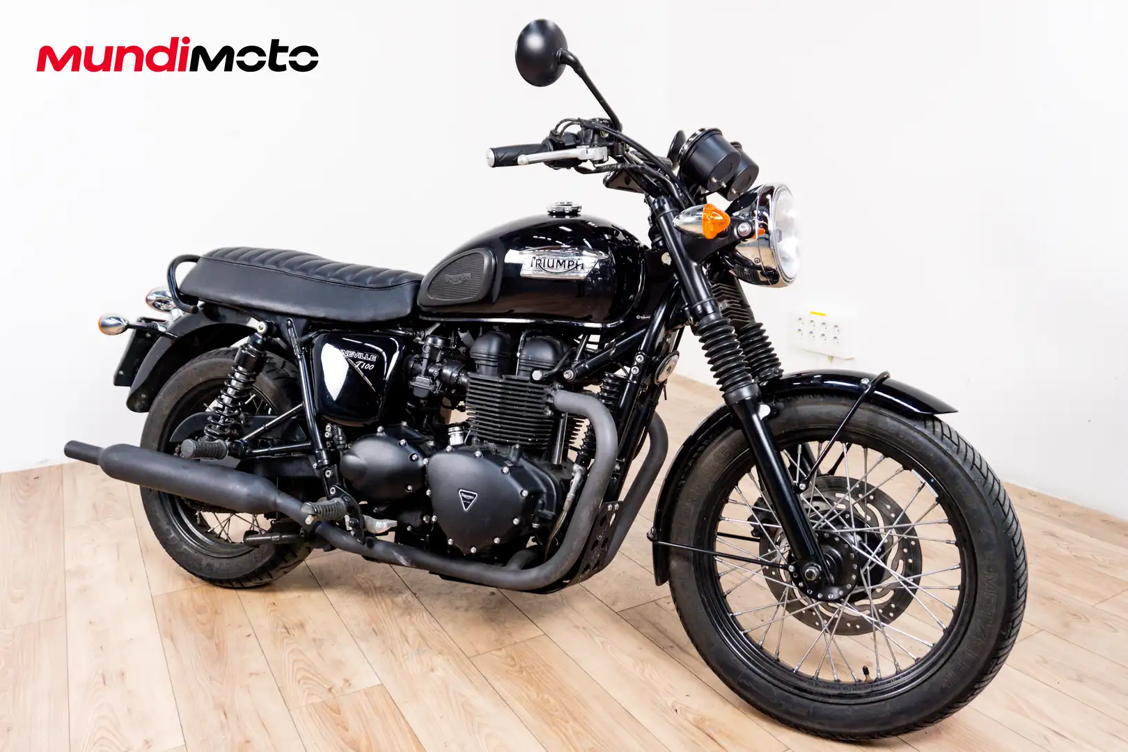 Triumph Bonneville T100 - 2