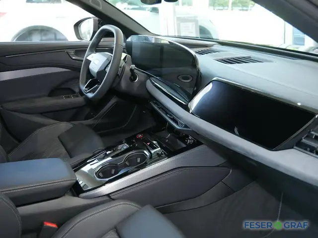 Audi A6 view 6