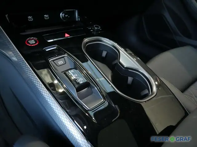 Audi A6 view 11
