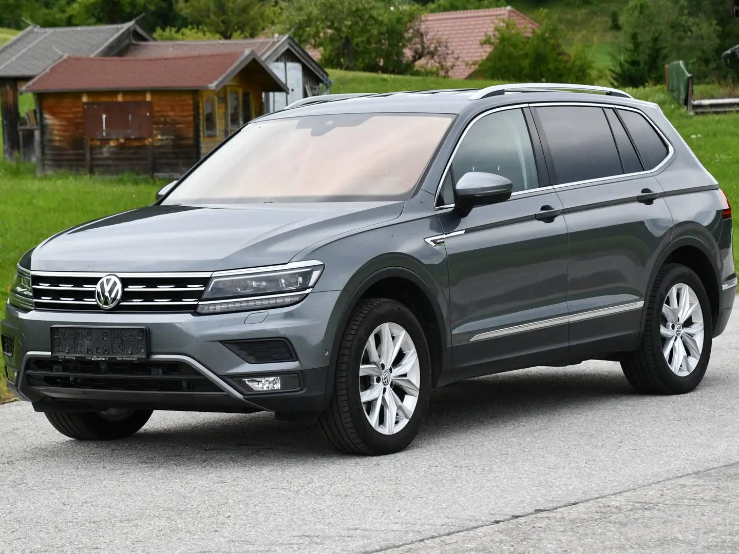 Volkswagen Tiguan Allspace Tiguan 2,0 TDI SCR 4Motion Allspace Highline DSG A Grau - 2