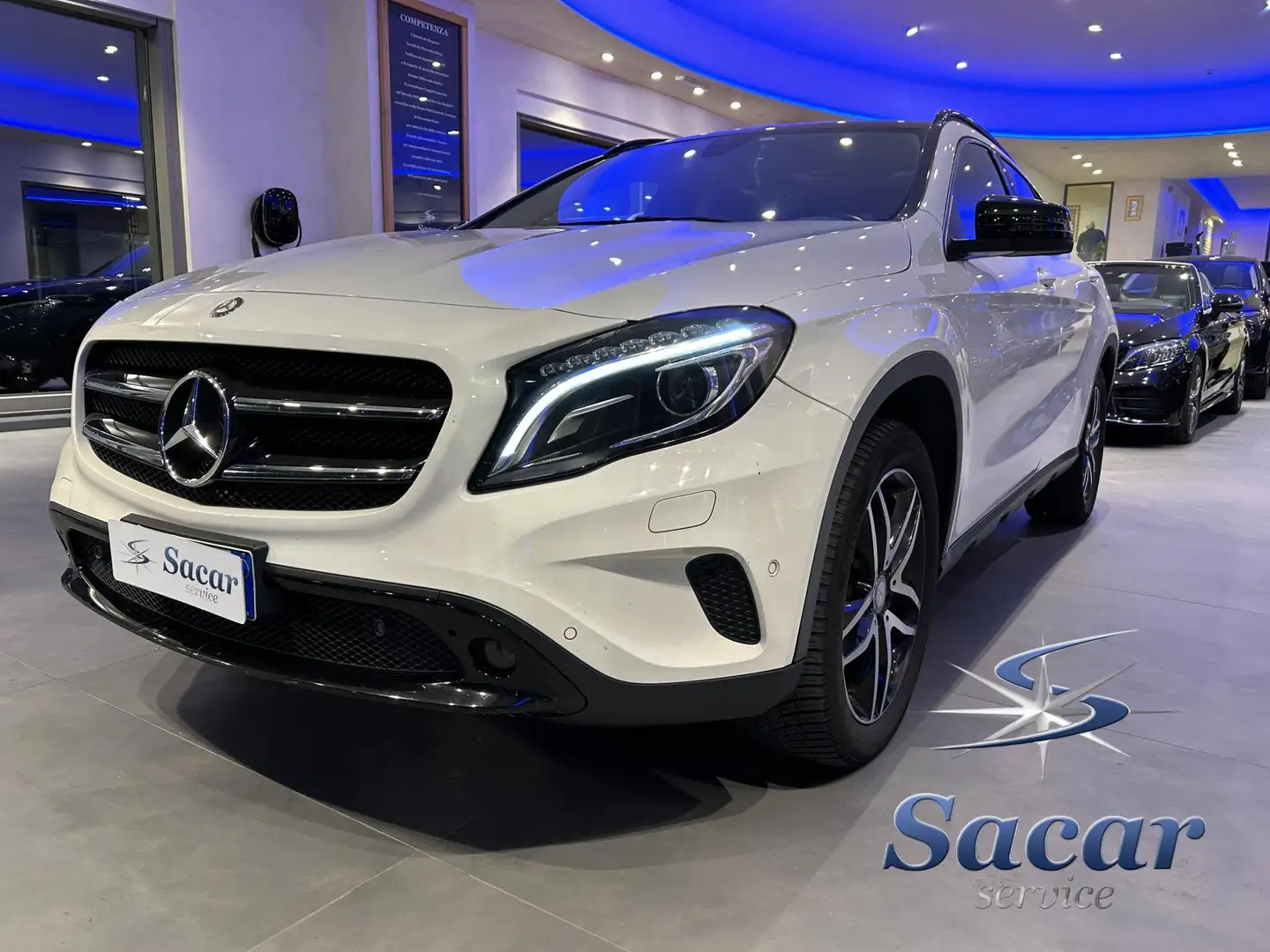 Mercedes-Benz GLA 220 GLA-X156 2014 d Enduro 4matic 177cv auto Bianco - 1