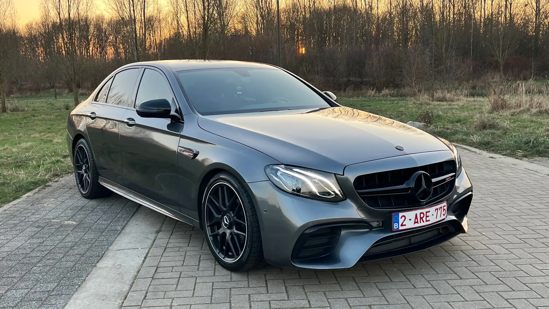 Mercedes-Benz E 200 Full Pack AMG E63s Black Night Edition 2020 Gris - 1