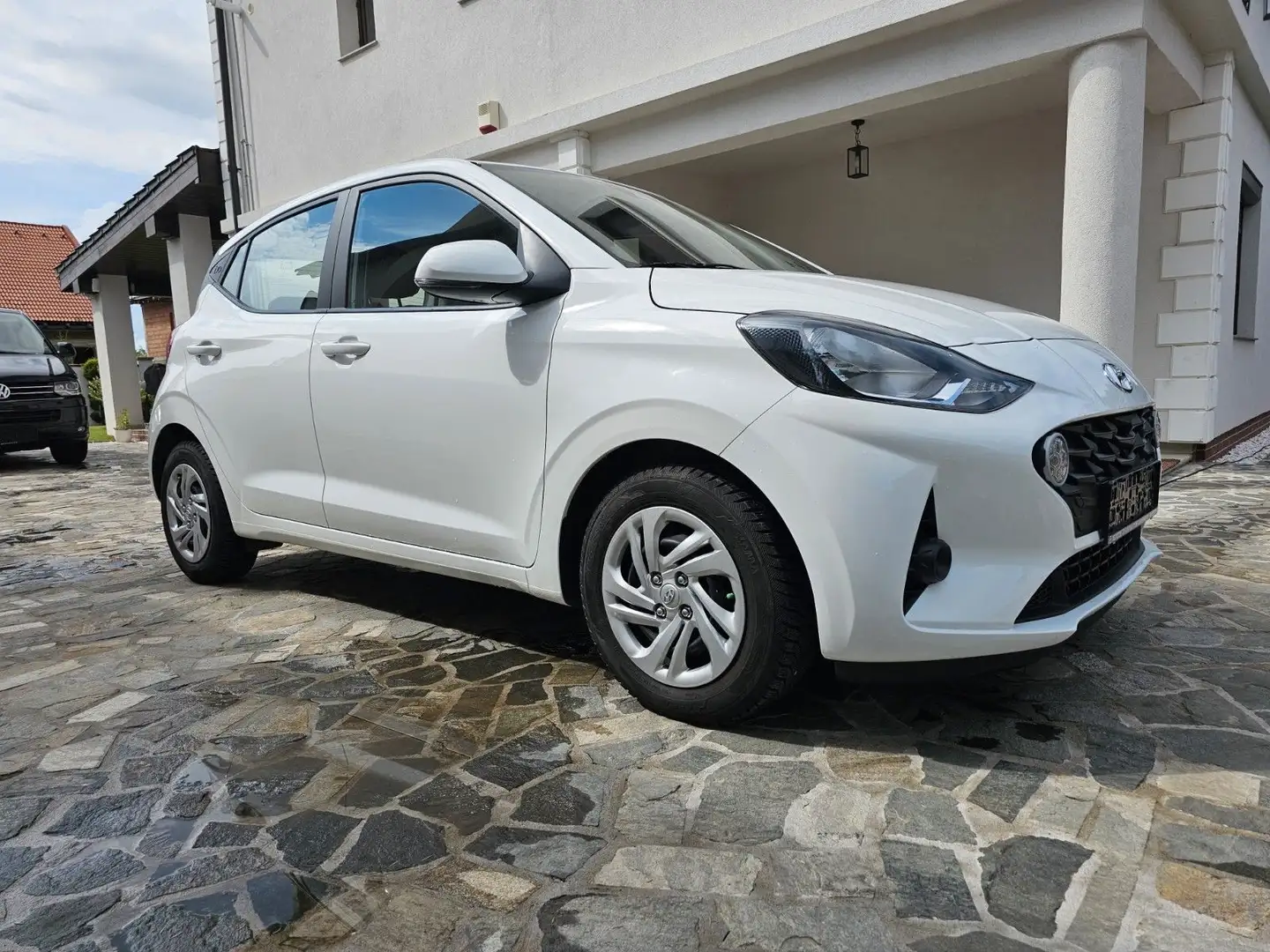 Hyundai i10 AUTOMATIK 1 HAND UNFALLFREI Weiß - 1