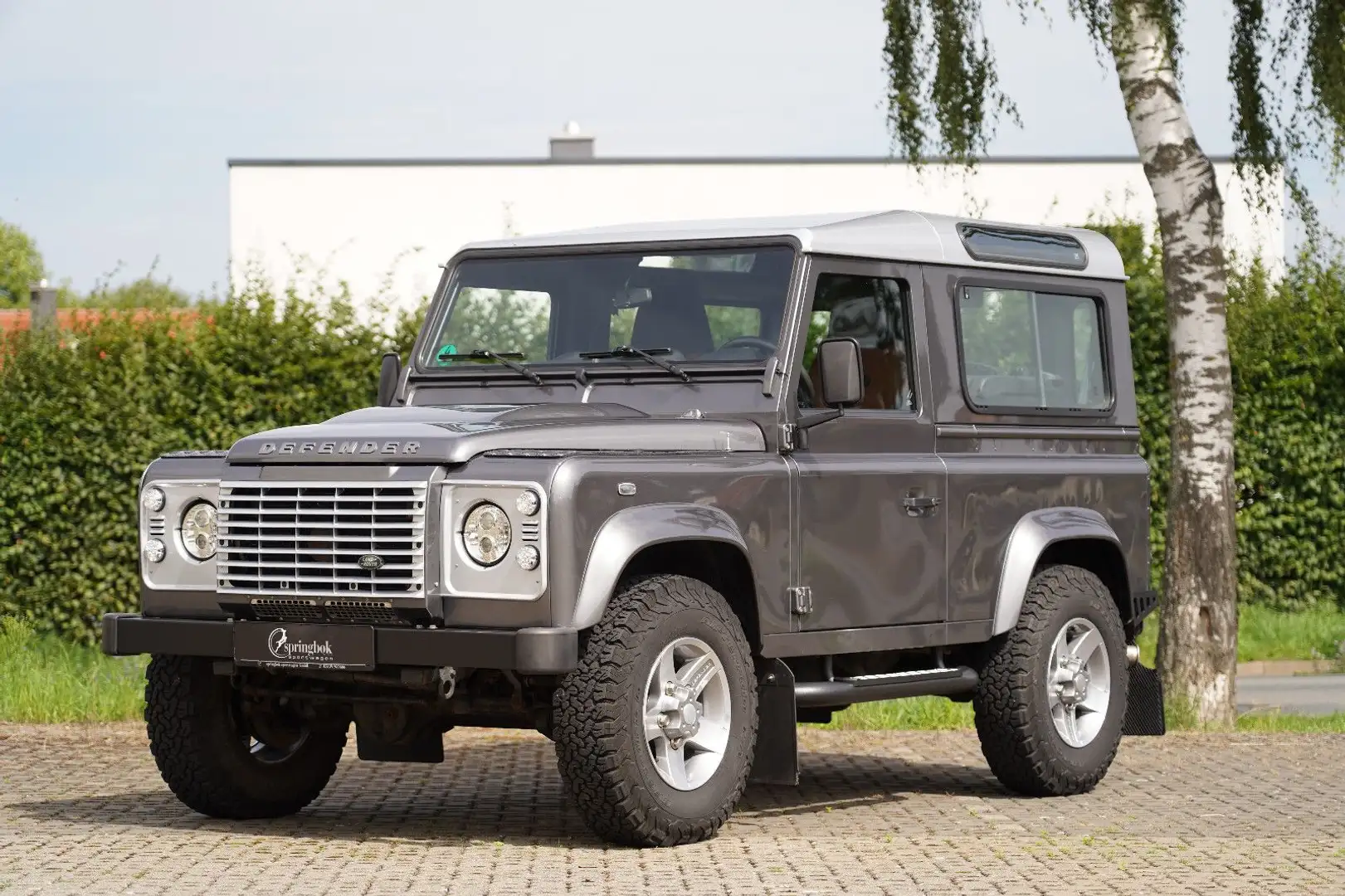 Land Rover Defender 90 SE Gris - 1