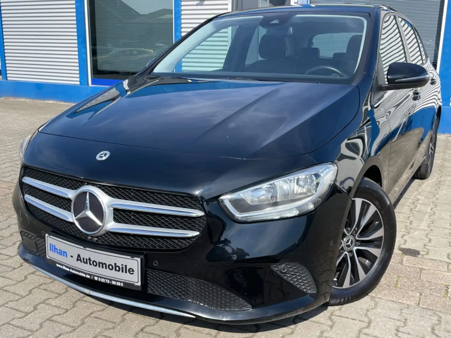Mercedes-Benz B 180 d*T-LEDER*NAV*PDC*ACC*KLIMAAUT*SHZ*MFL*TEMP Noir - 1