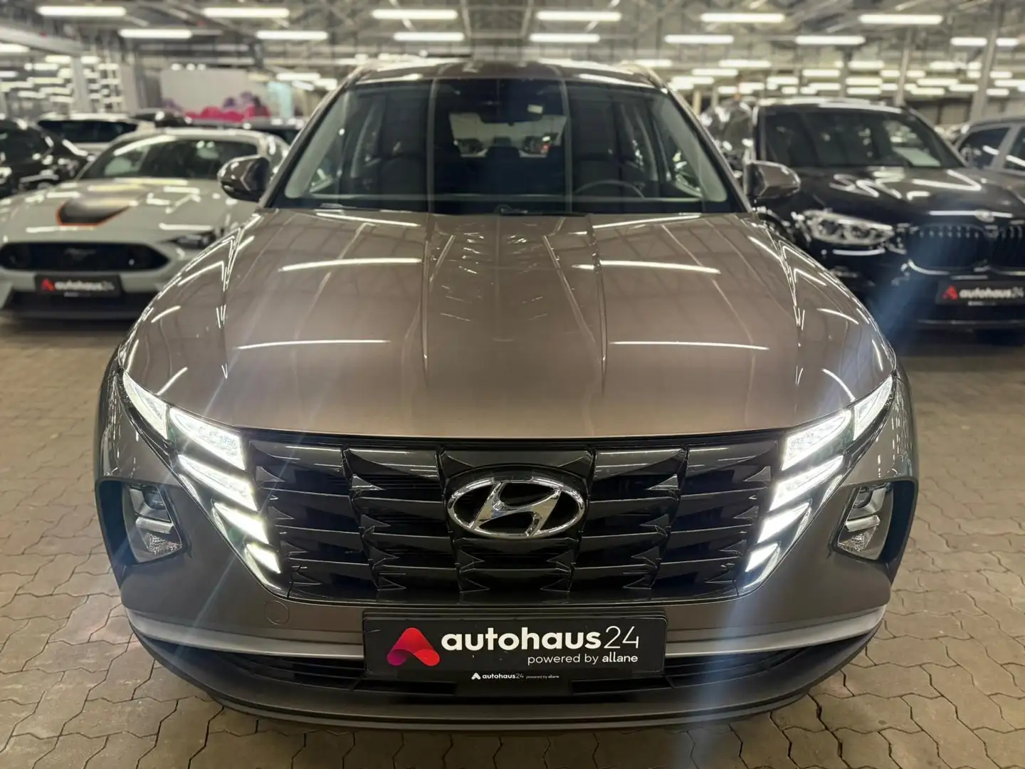 Hyundai TUCSON 1.6 T-GDI  Basis Plug-In Hybrid 4WD Braun - 2