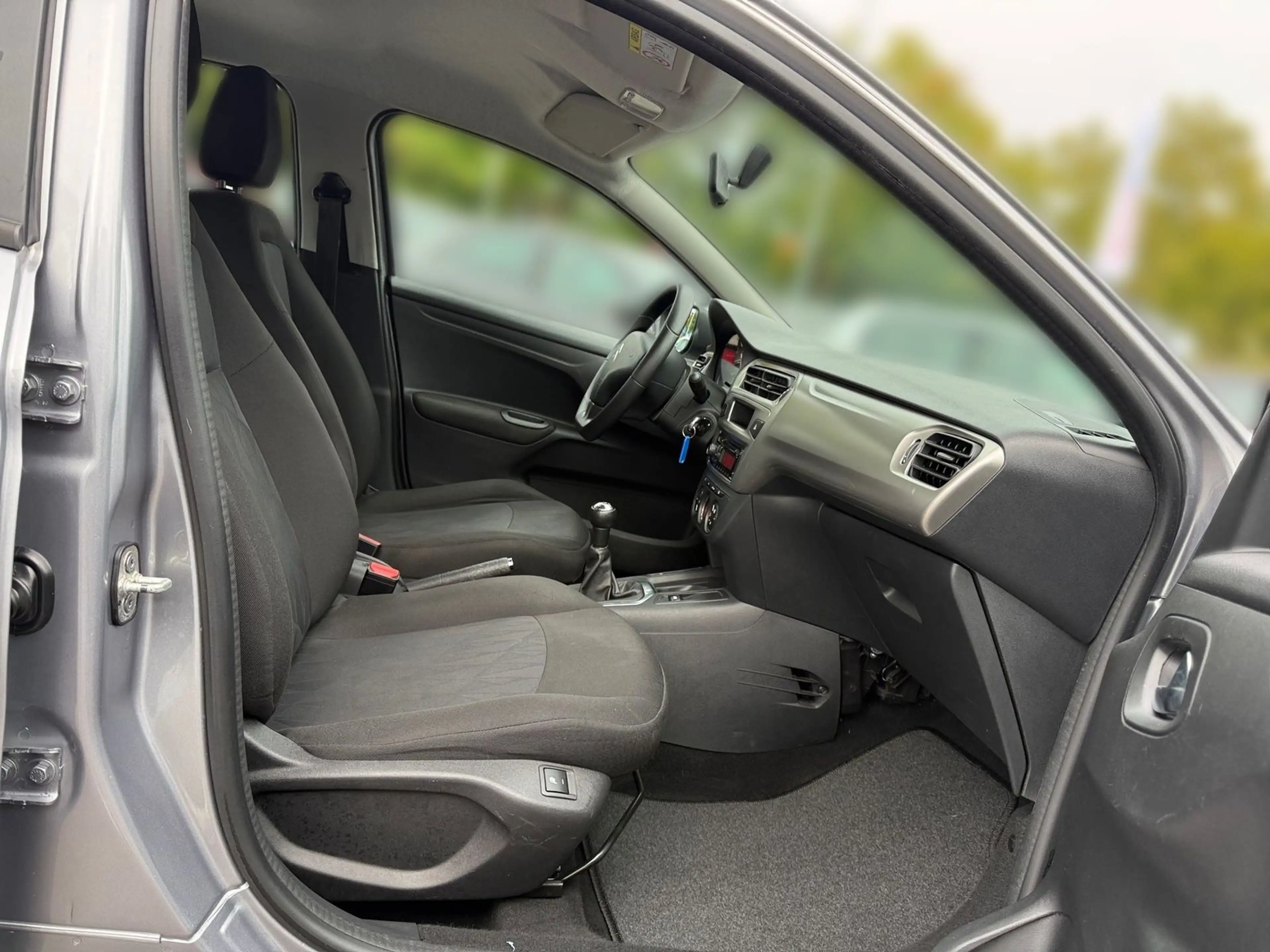 Citroen C-Elysée 1.6i Tempomat Sitzheizung AUX Limiter — photo 15