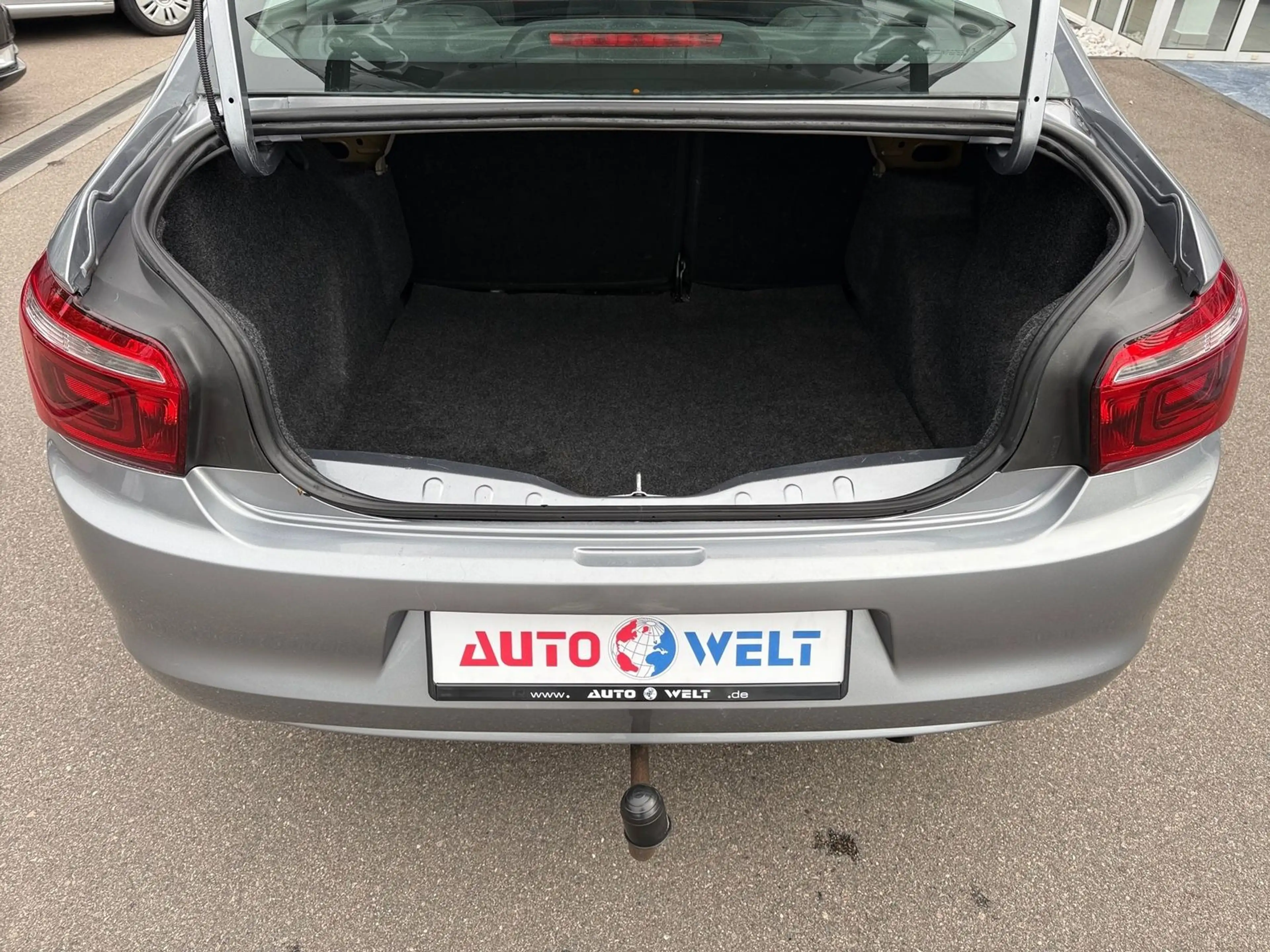 Citroen C-Elysée 1.6i Tempomat Sitzheizung AUX Limiter — photo 9