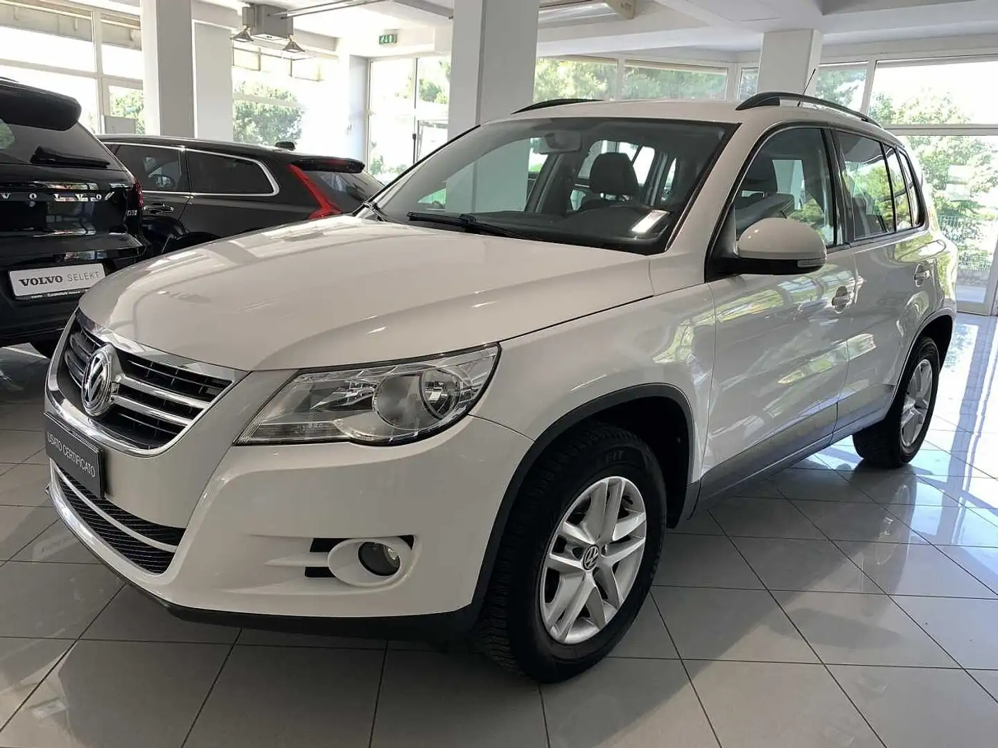Volkswagen Tiguan 1ª serie 2.0 TDI DPF BLUEMOTION Trend & Fun PER NE Bianco - 1