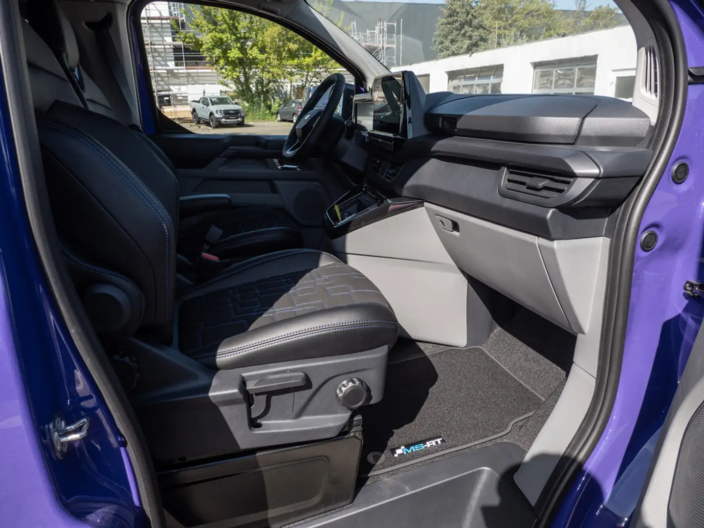 Ford Transit Custom DoKa MS-RT 320L1 STANDHZ LED Mauve - 2