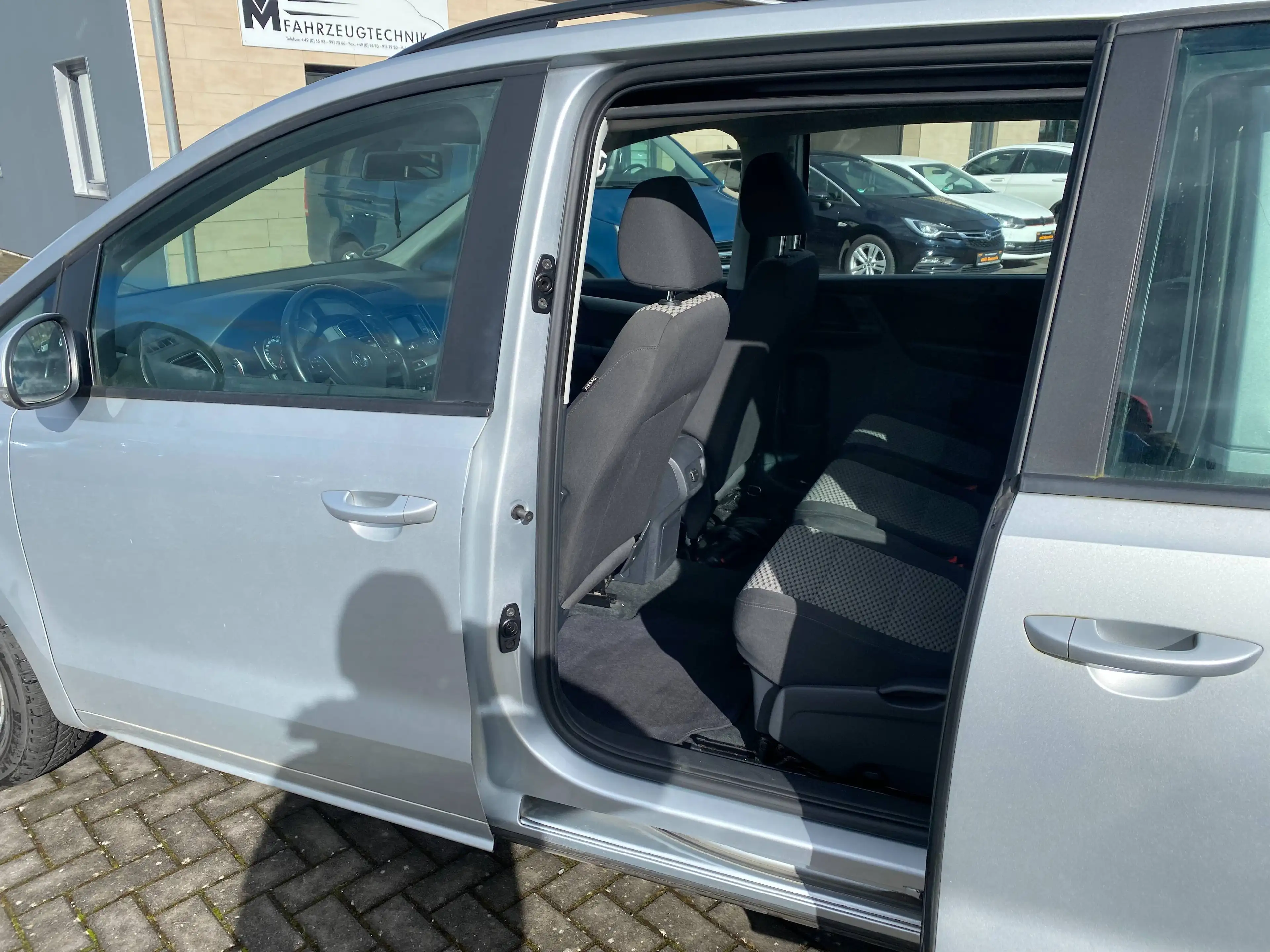 Volkswagen Sharan Comfortline. Navi. 7-Sitze. Climatronic — photo 11