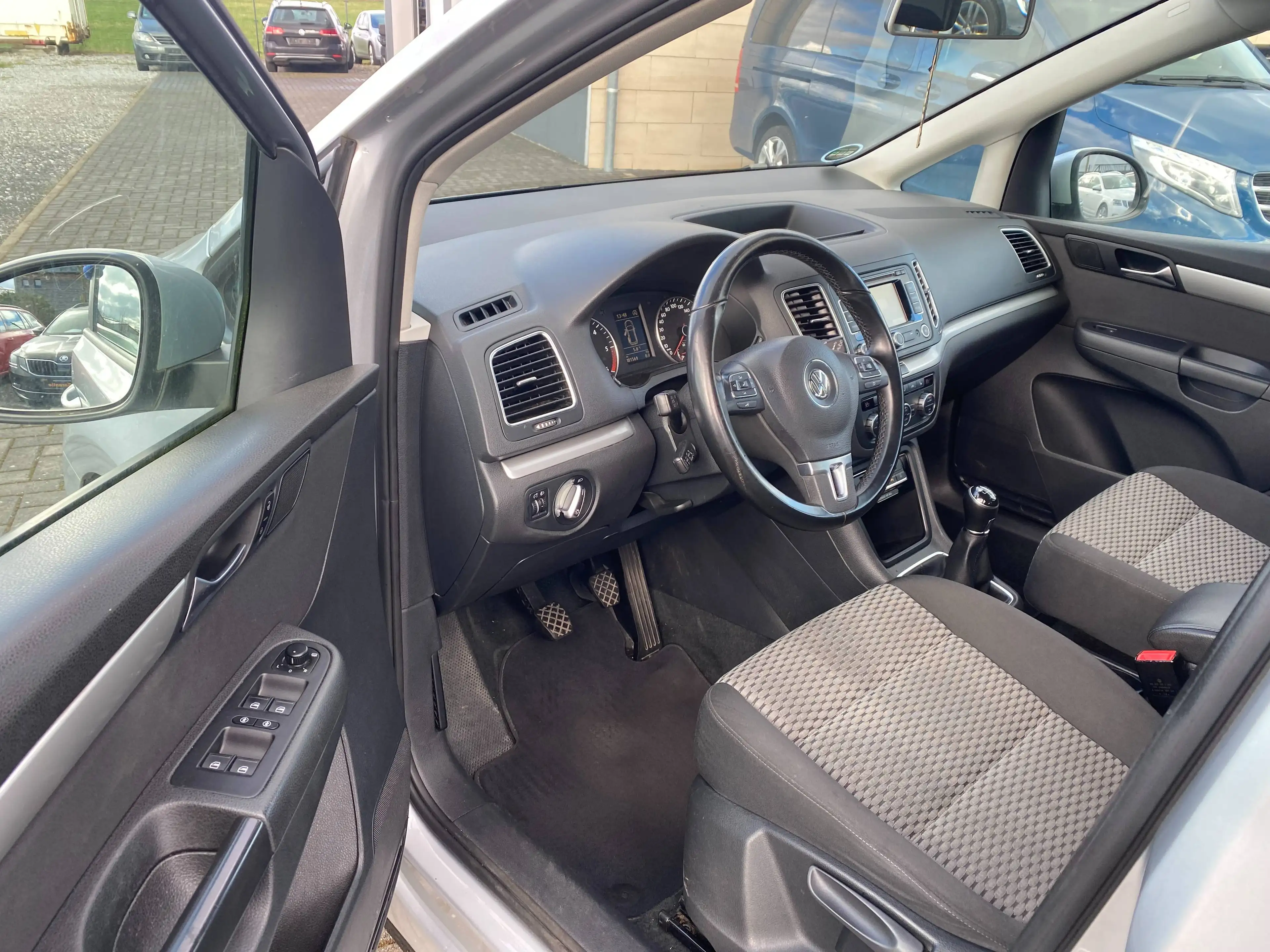 Volkswagen Sharan Comfortline. Navi. 7-Sitze. Climatronic — photo 7
