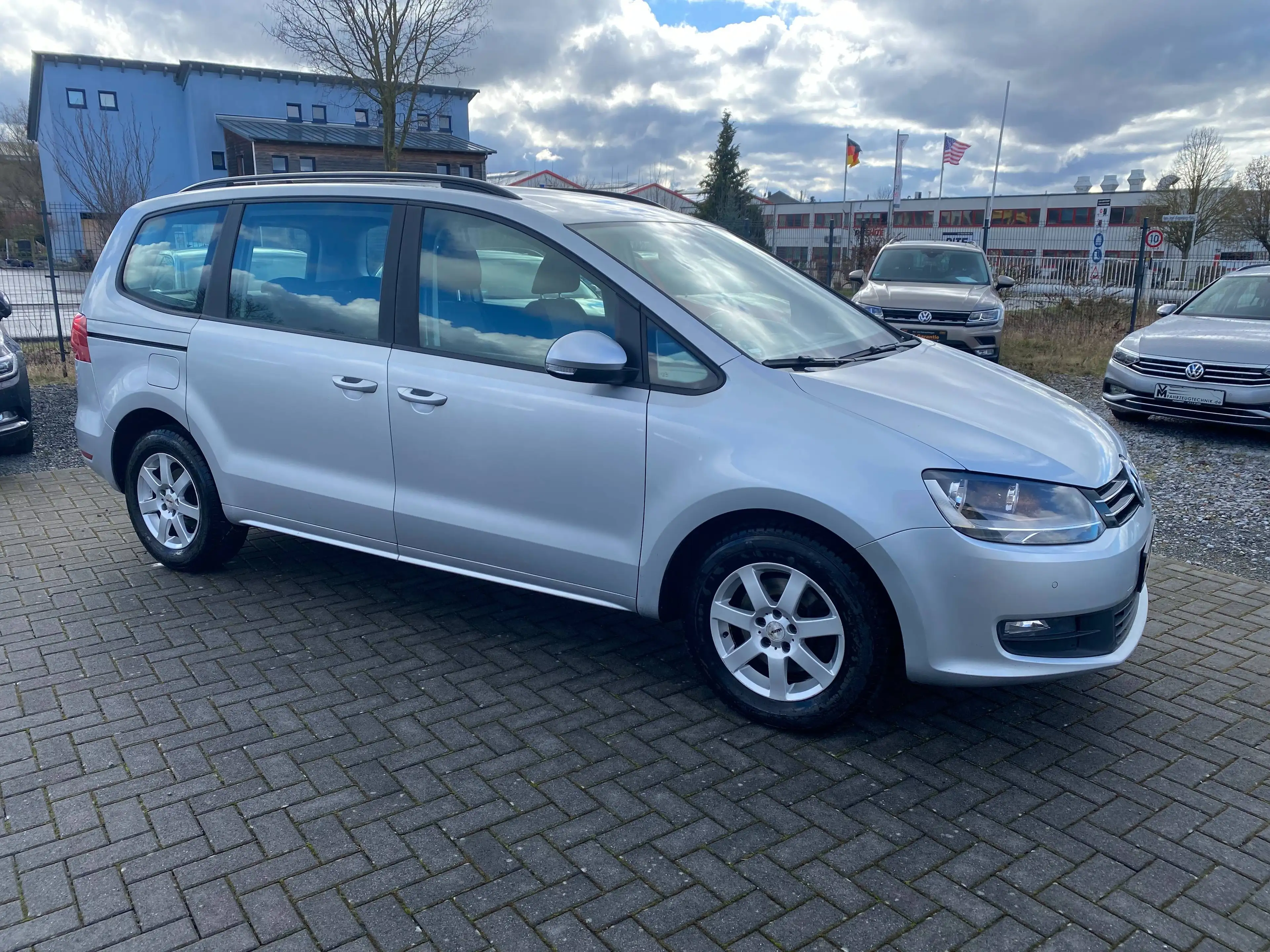 Volkswagen Sharan Comfortline. Navi. 7-Sitze. Climatronic — photo 3