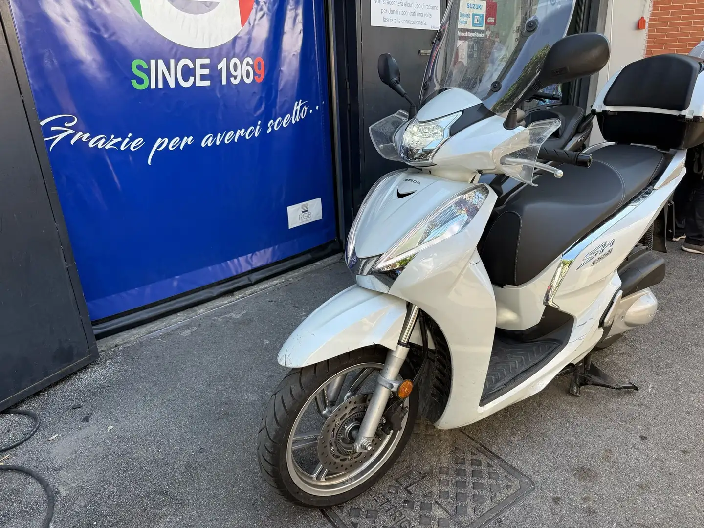 Honda SH 300 Bianco - 2