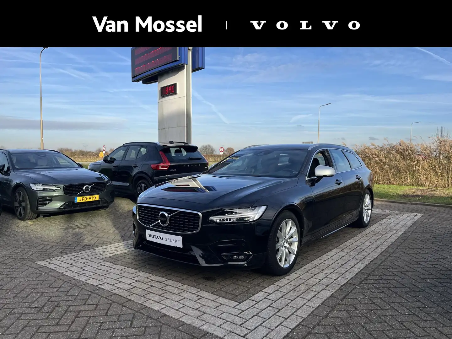 Volvo V90 T4 R-Design Schwarz - 1
