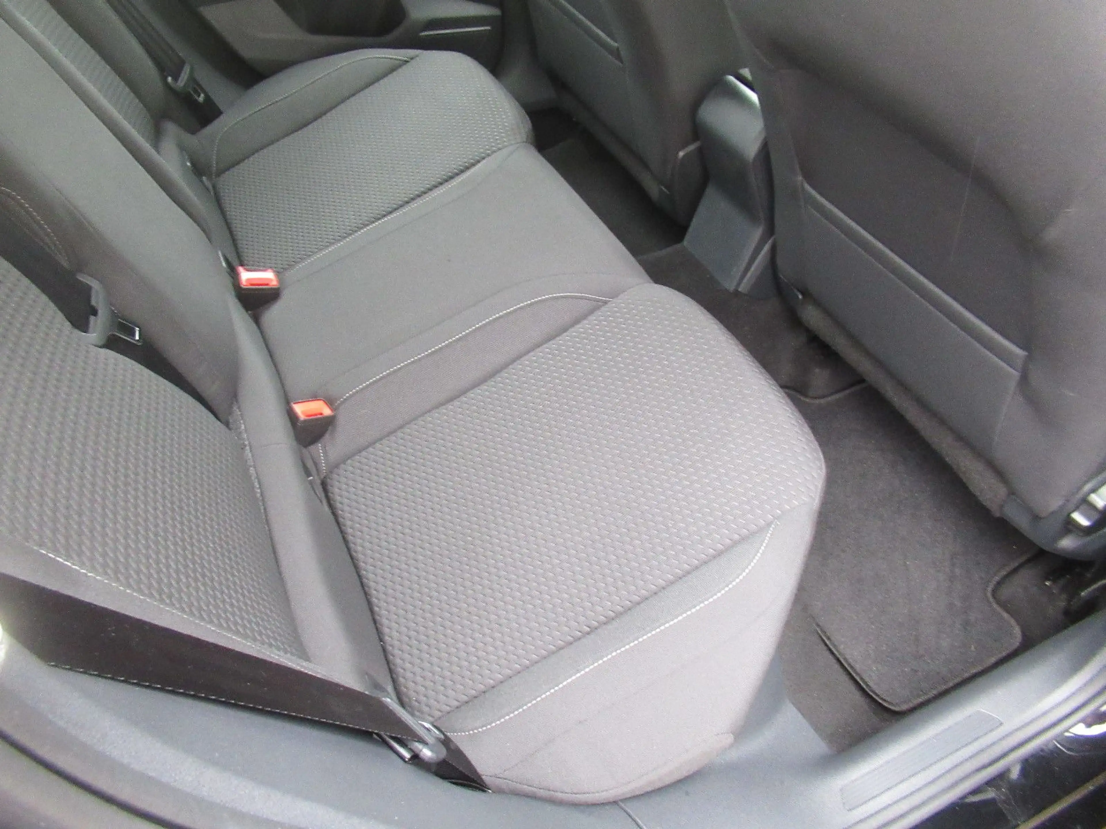 Volkswagen Polo VI Comfortline SHZG PDC TEMPOMAT TOUCH KLIM — photo 20