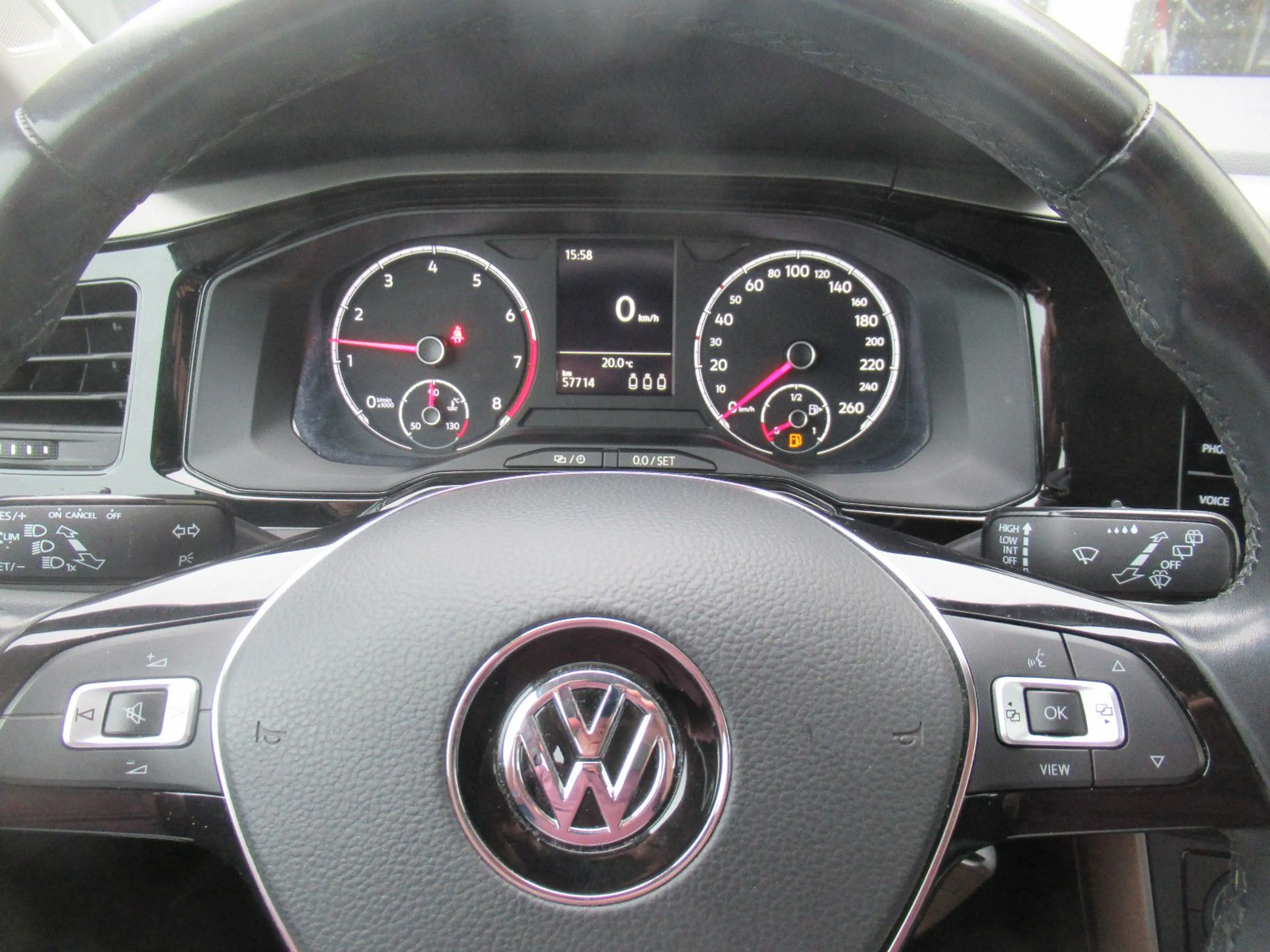 Volkswagen Polo VI Comfortline SHZG PDC TEMPOMAT TOUCH KLIM — photo 8