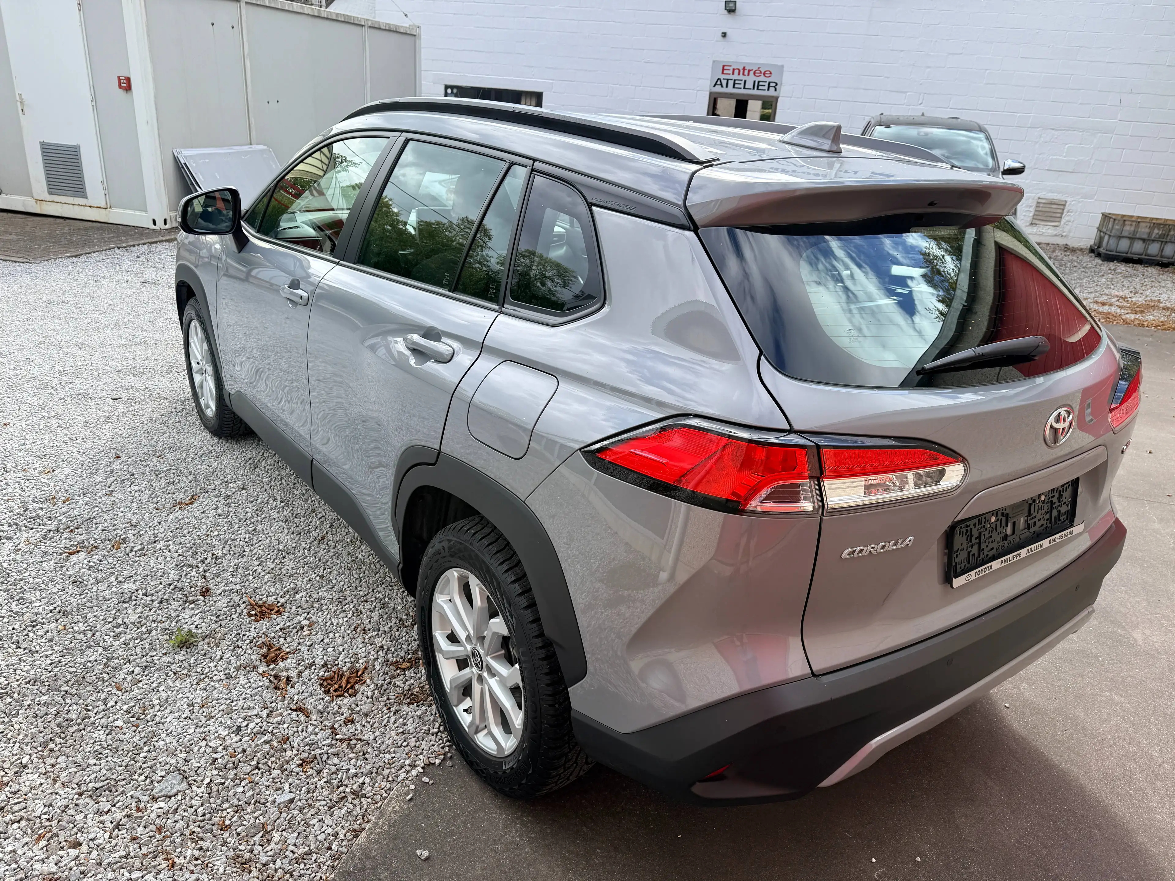 Toyota Corolla Cross 1.8 Hybrid — photo 8