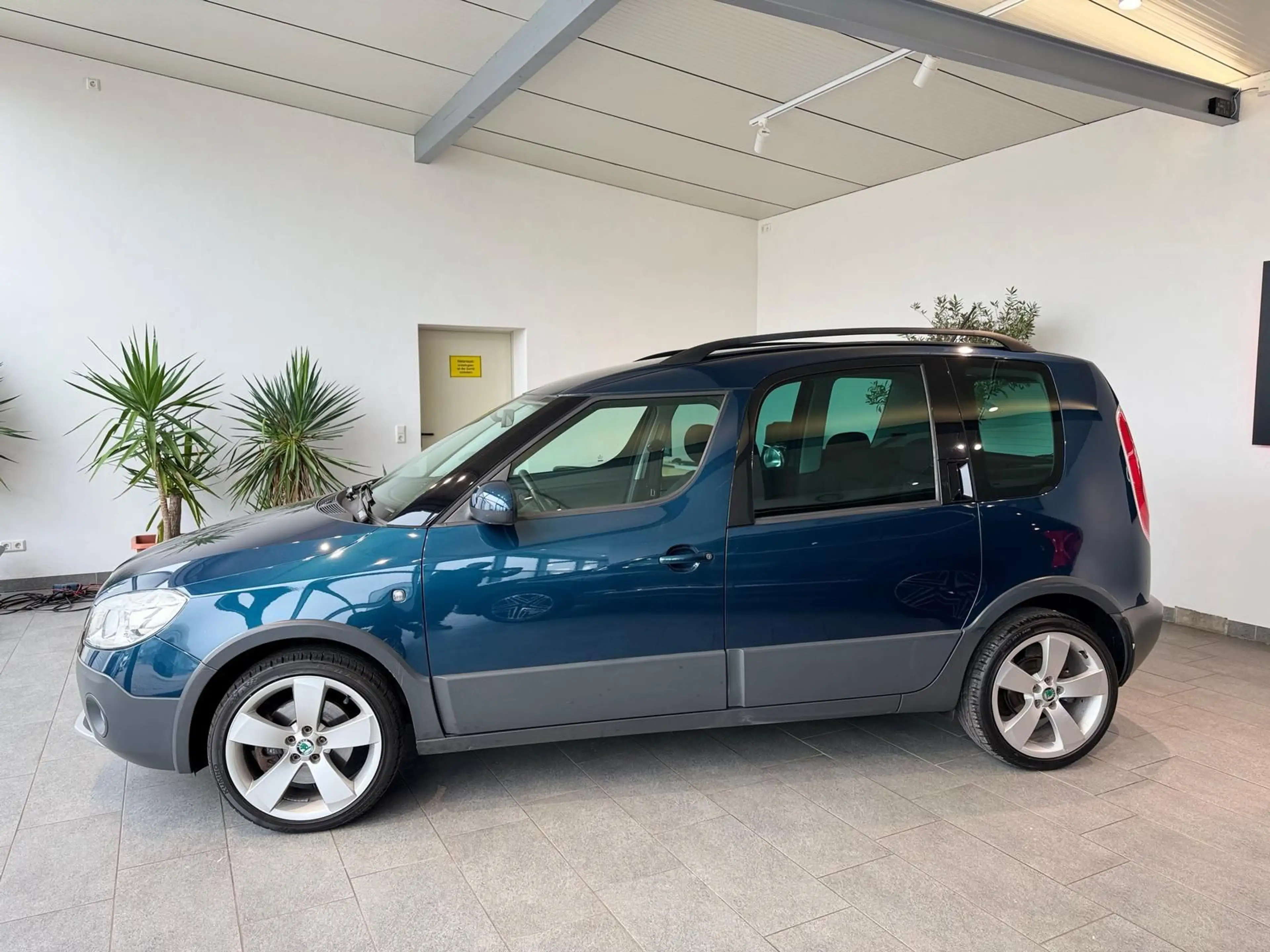 Skoda Roomster Scout 1.2 TSI DSG 1.Hand — photo 11