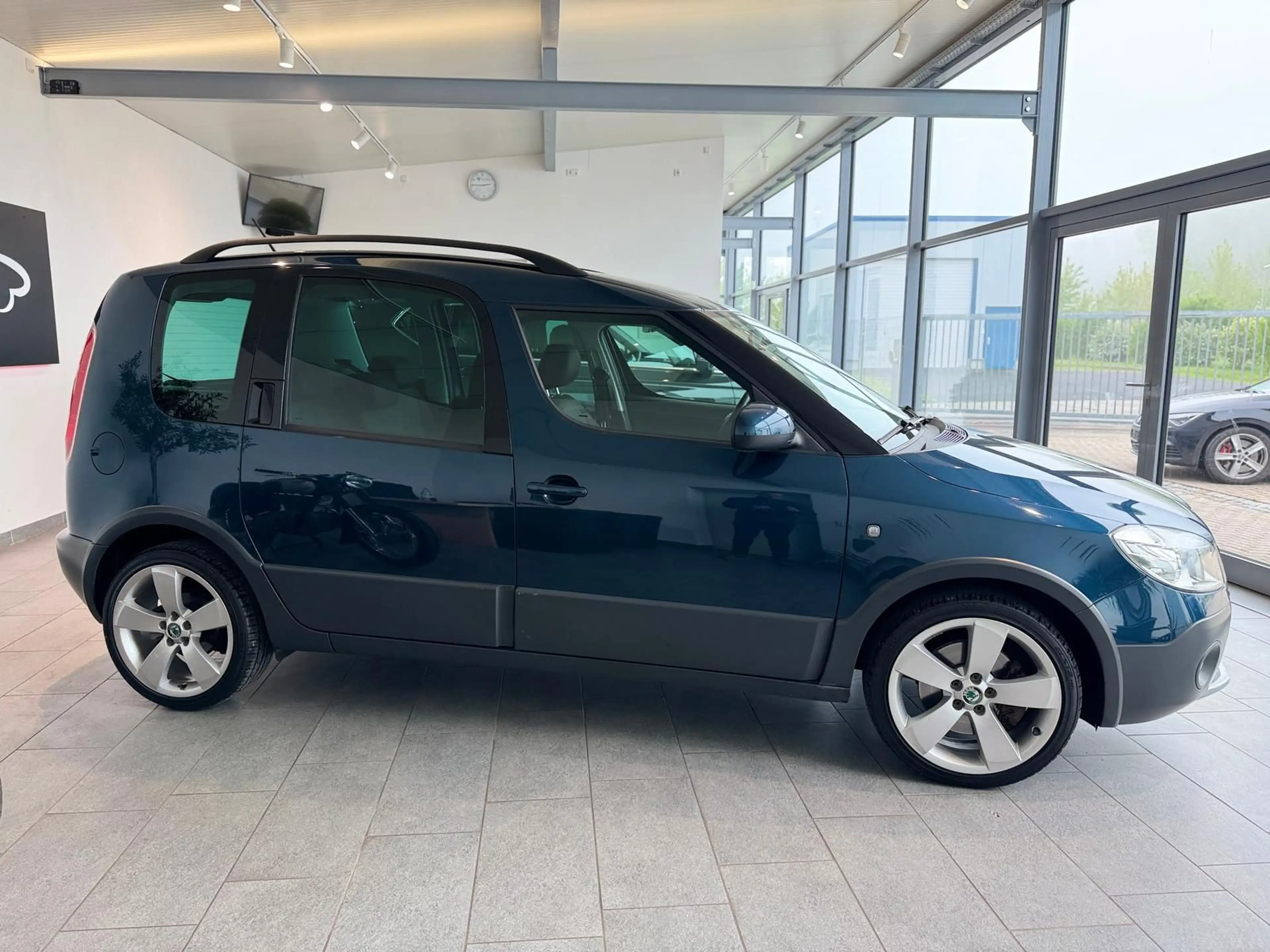 Skoda Roomster Scout 1.2 TSI DSG 1.Hand — photo 6