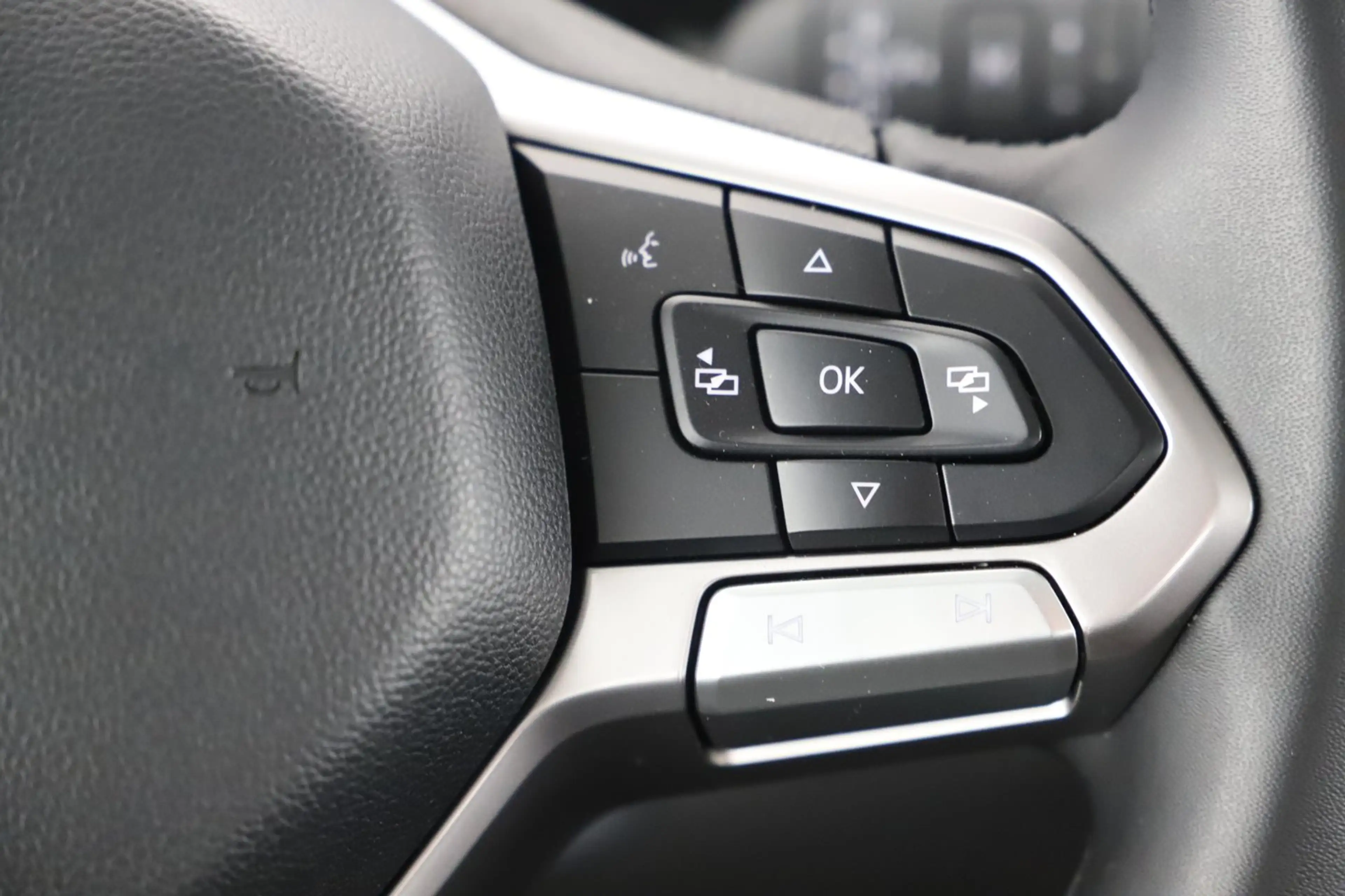 Volkswagen Transporter Doka-Pritsche TDI 4MOTION — photo 10