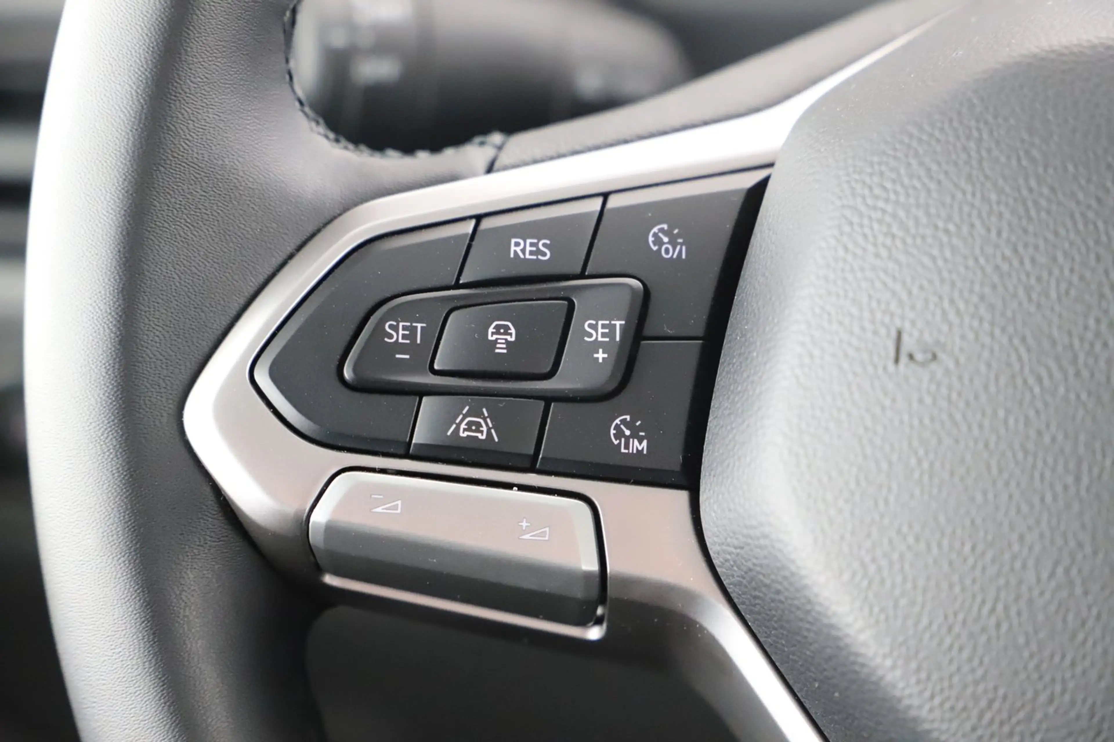 Volkswagen Transporter Doka-Pritsche TDI 4MOTION — photo 11