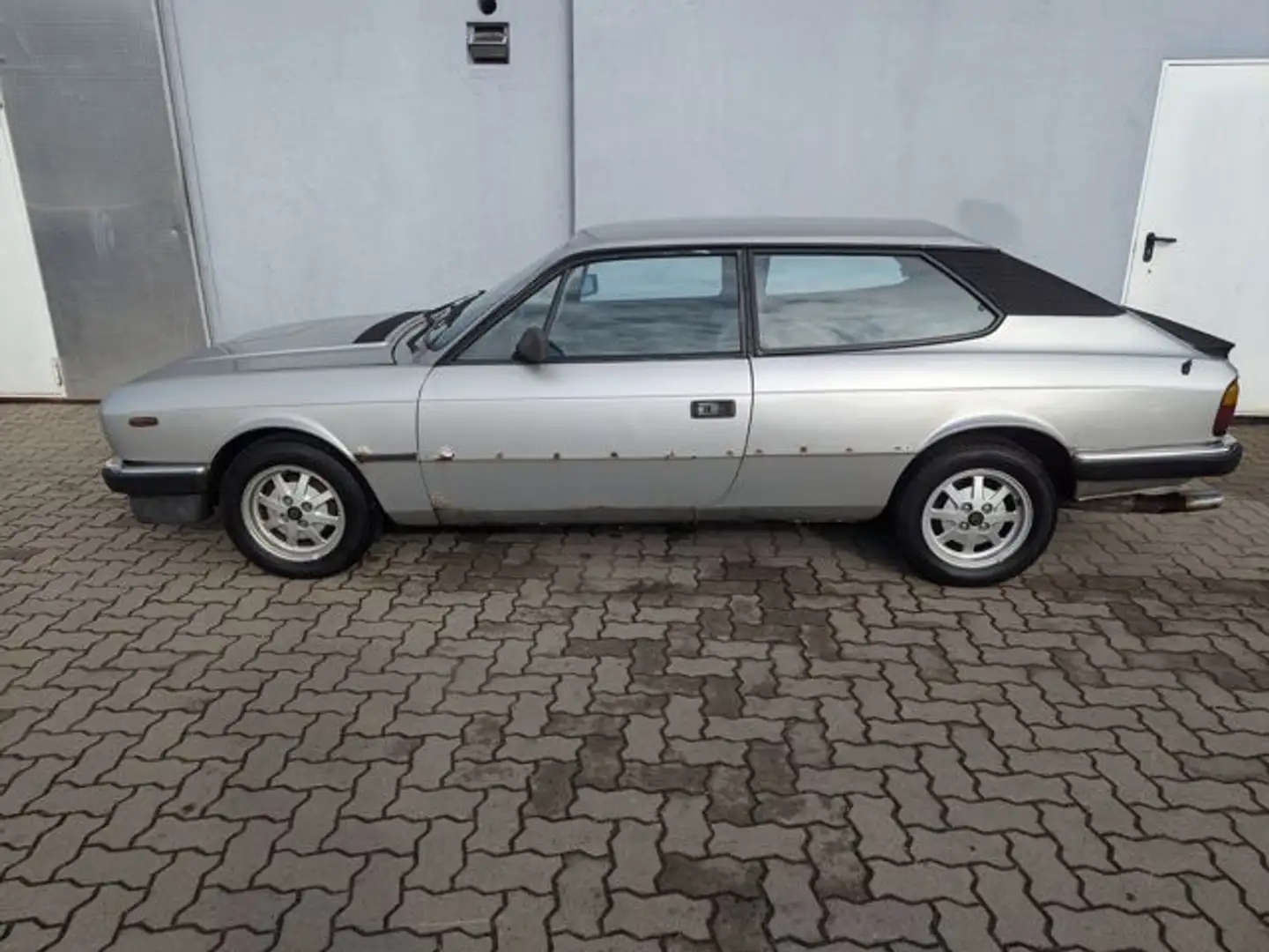 Lancia Beta HPE Executive VX Silber - 2