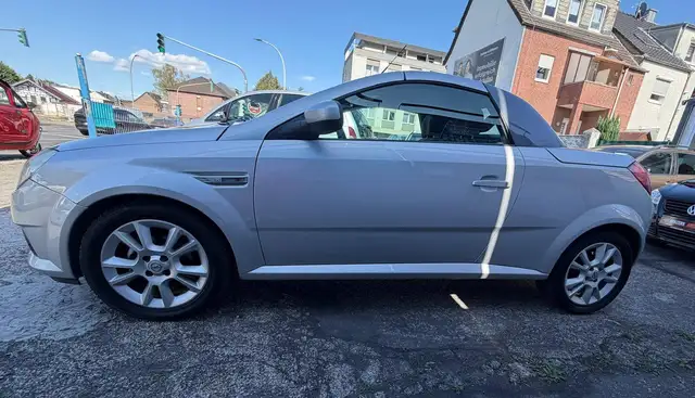 Opel Tigra view 4