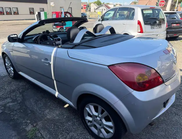 Opel Tigra view 9