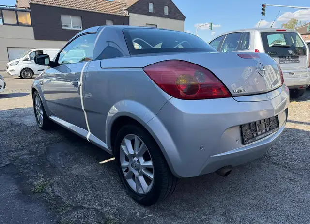 Opel Tigra view 5